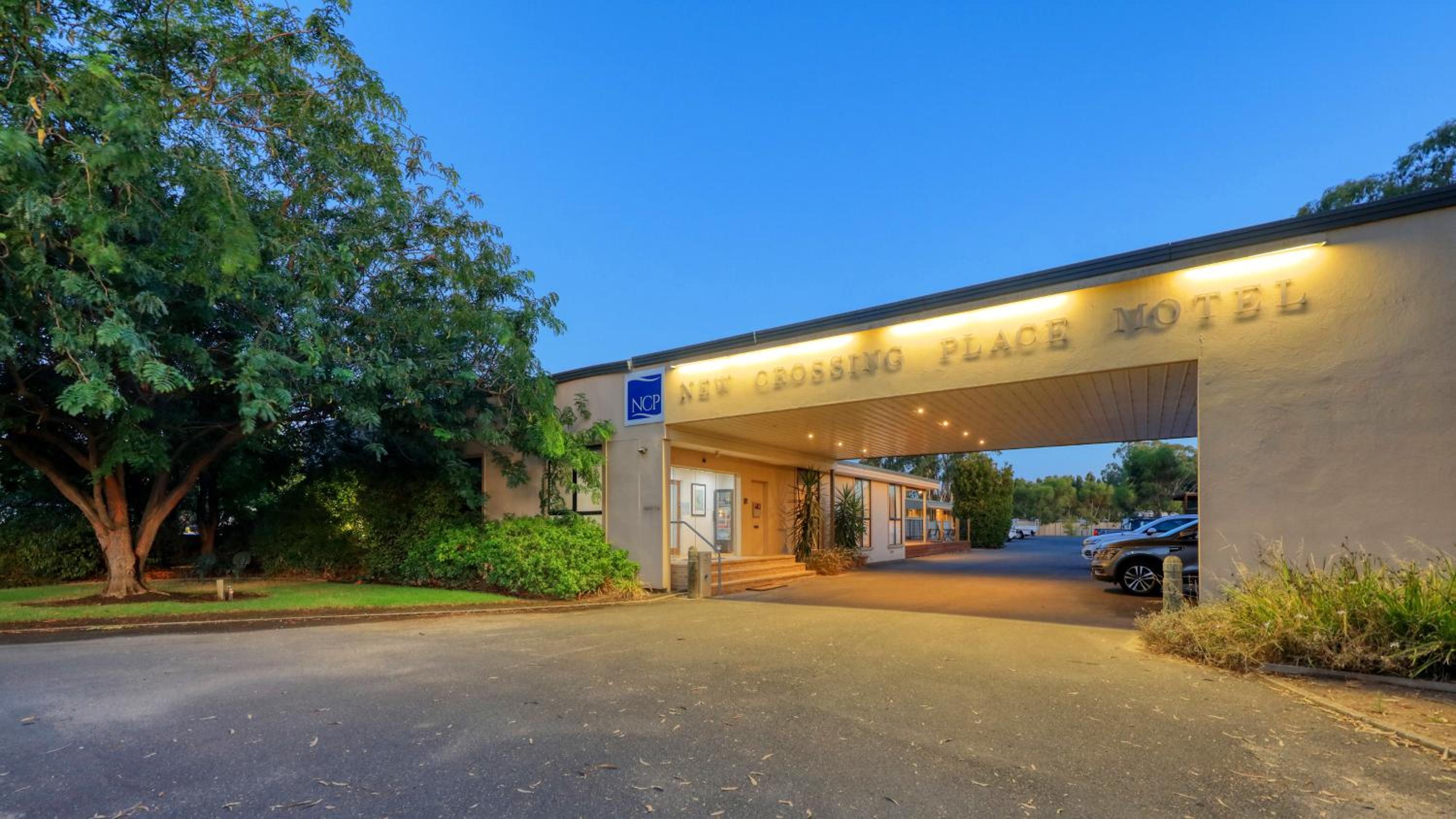 New Crossing Place Motel