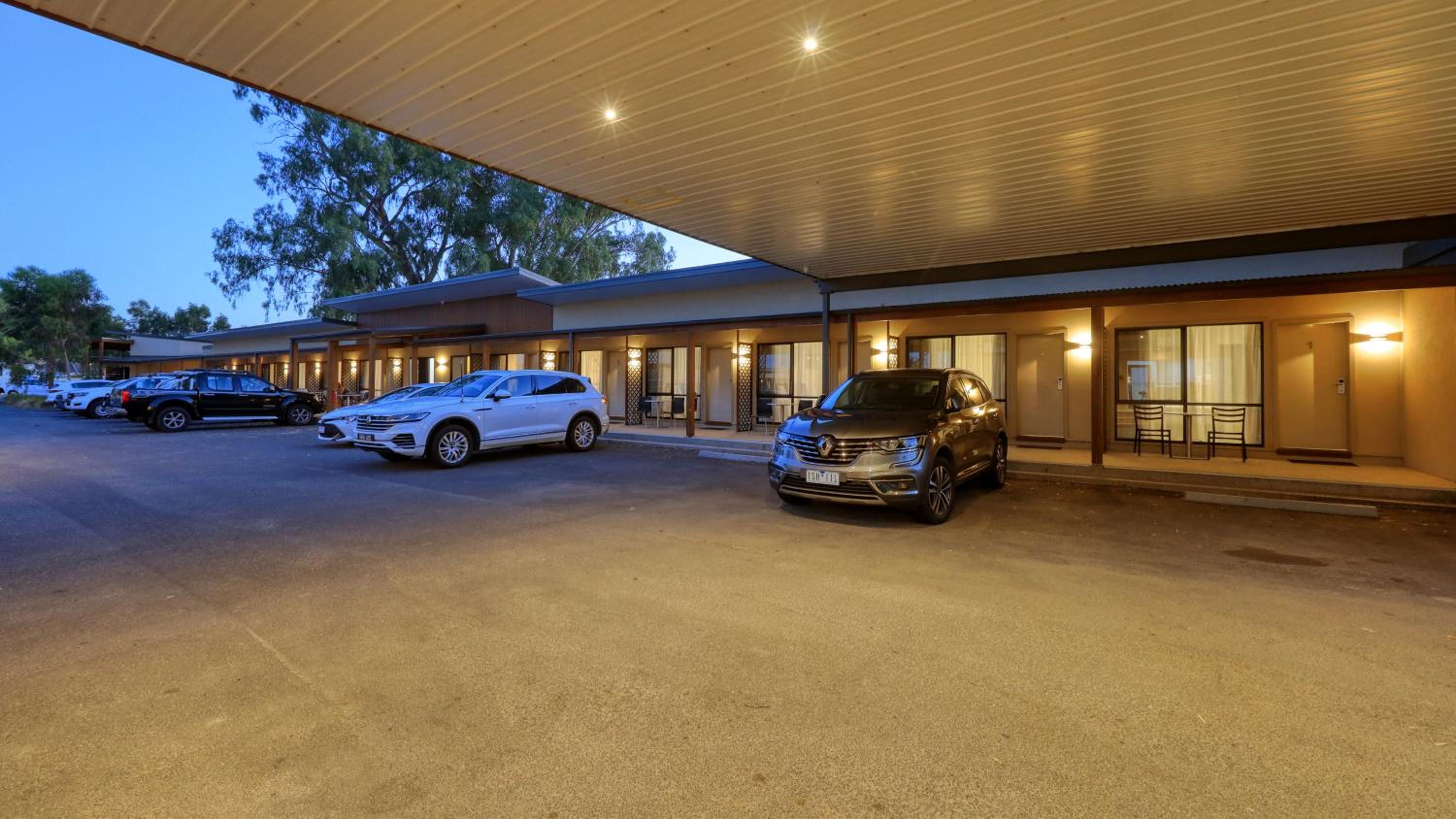 New Crossing Place Motel