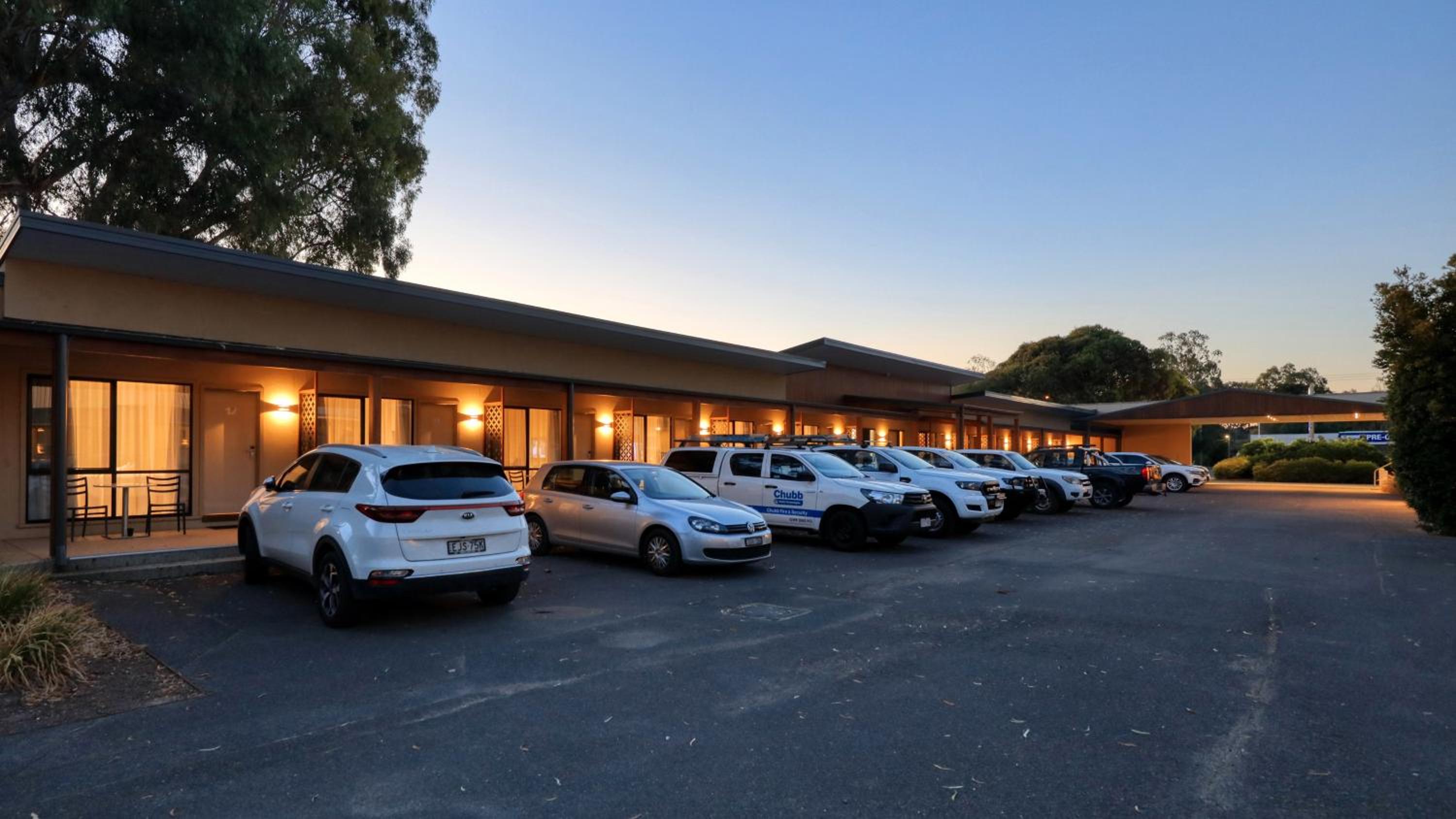 New Crossing Place Motel