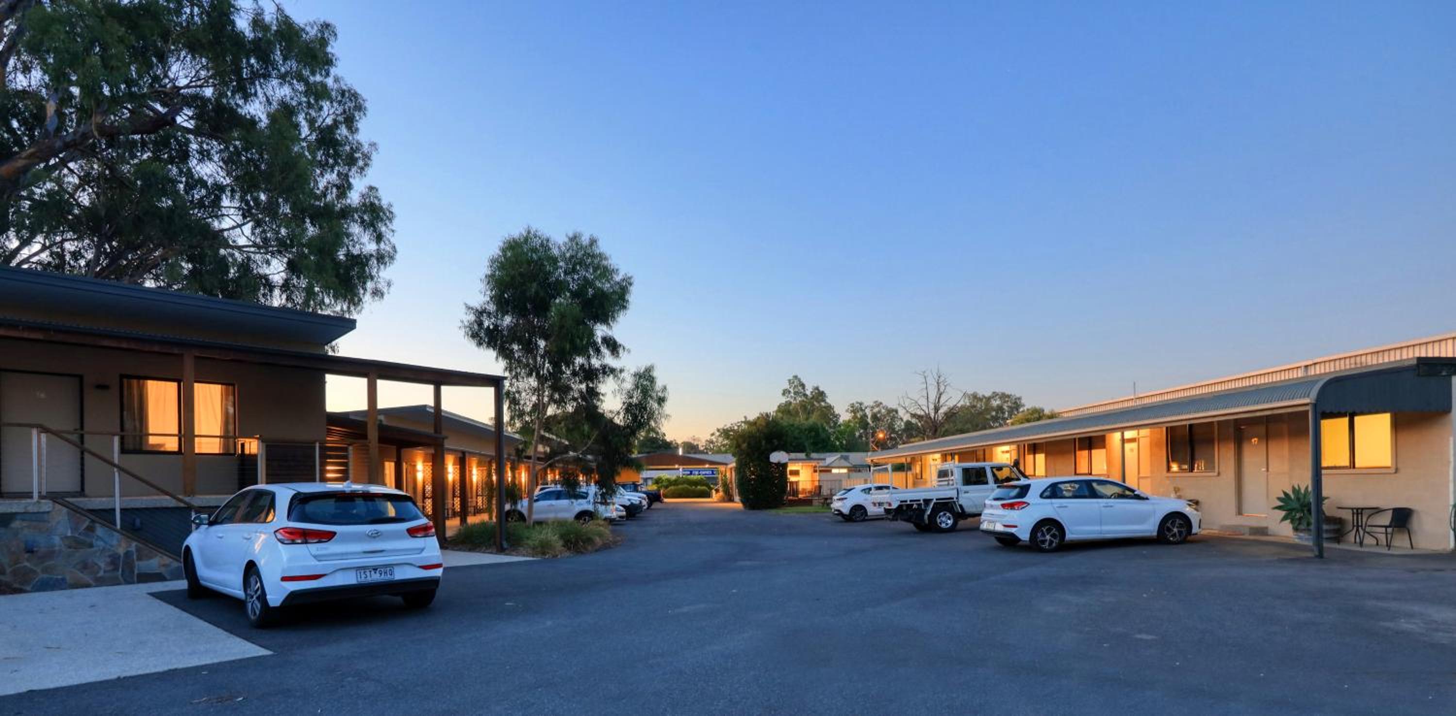 New Crossing Place Motel