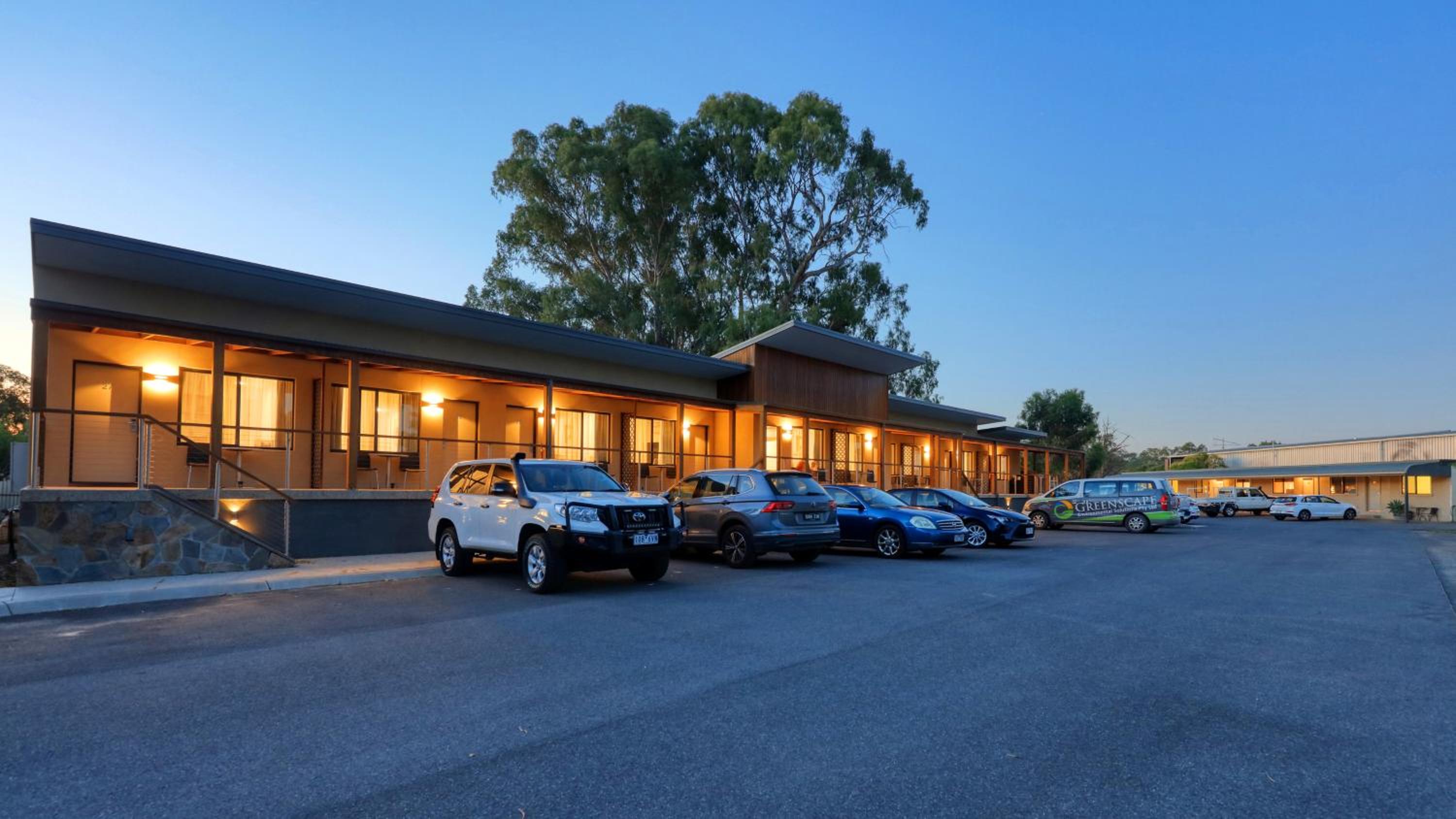 New Crossing Place Motel
