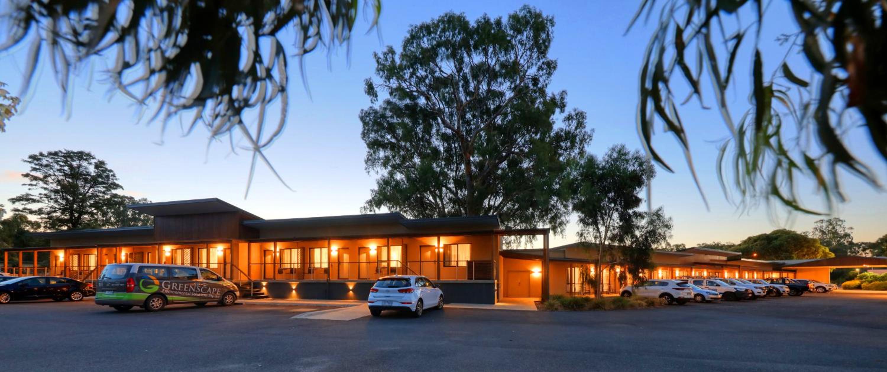 New Crossing Place Motel