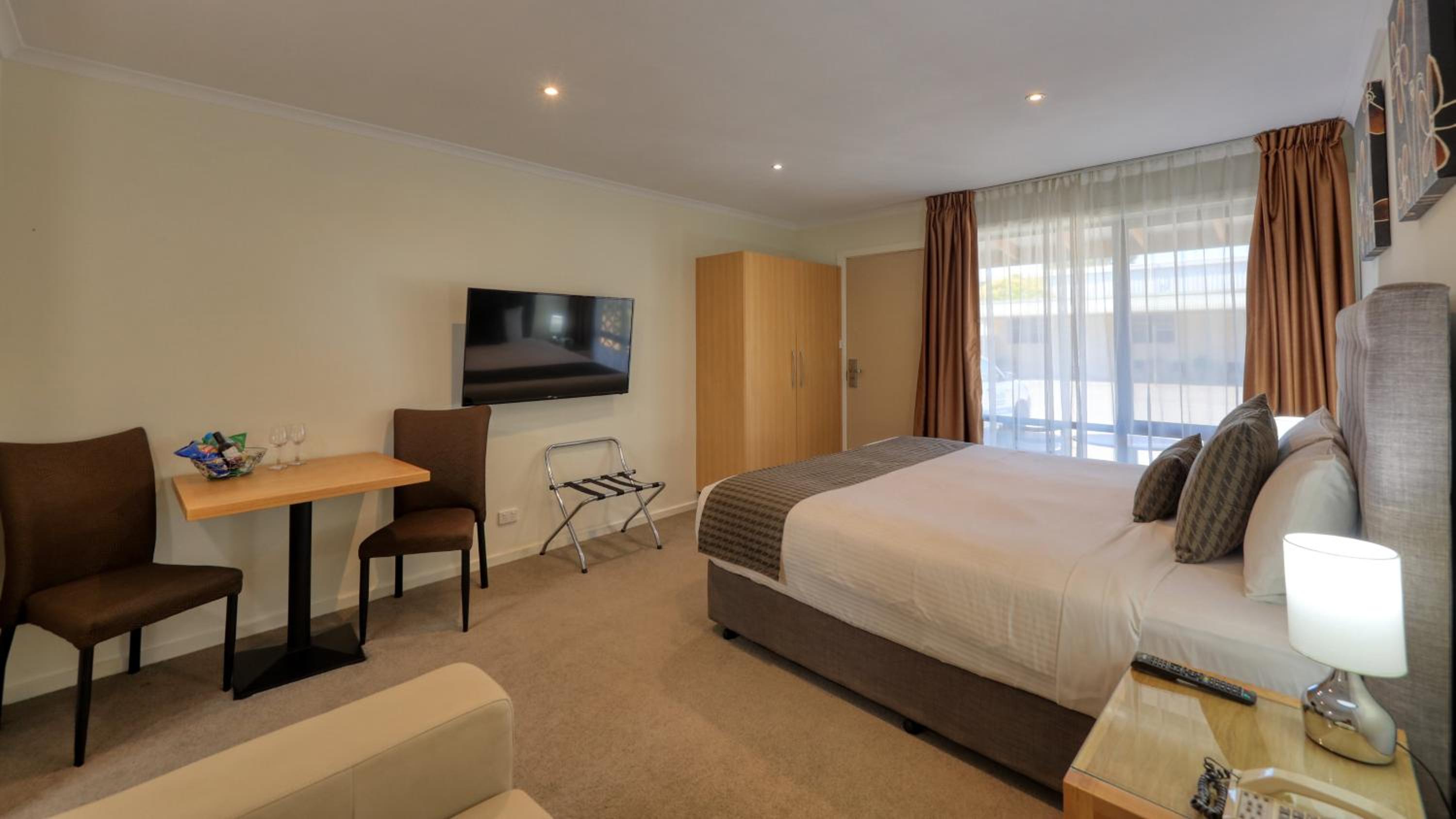 New Crossing Place Motel