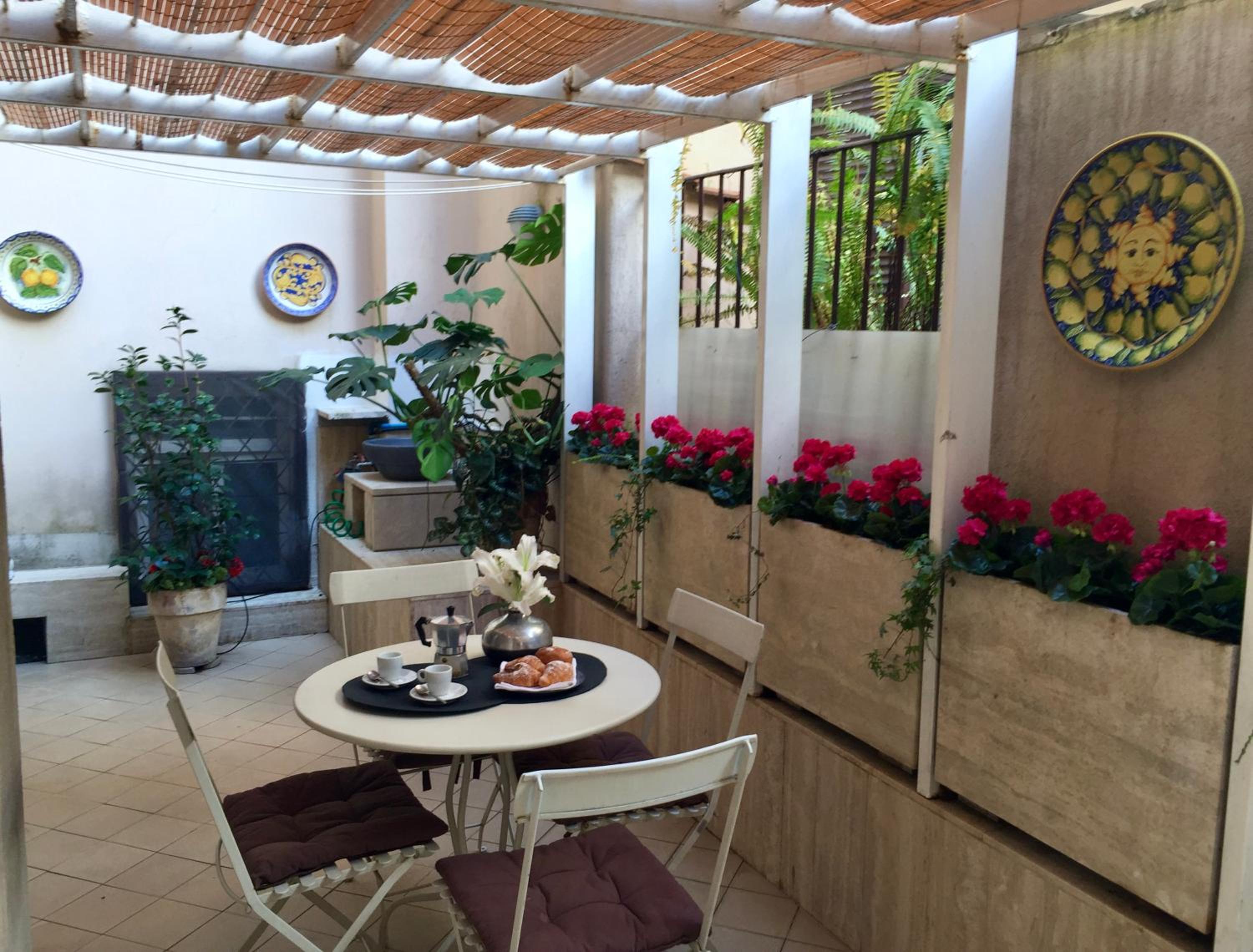 Campo dei Fiori modern apartment with terrace