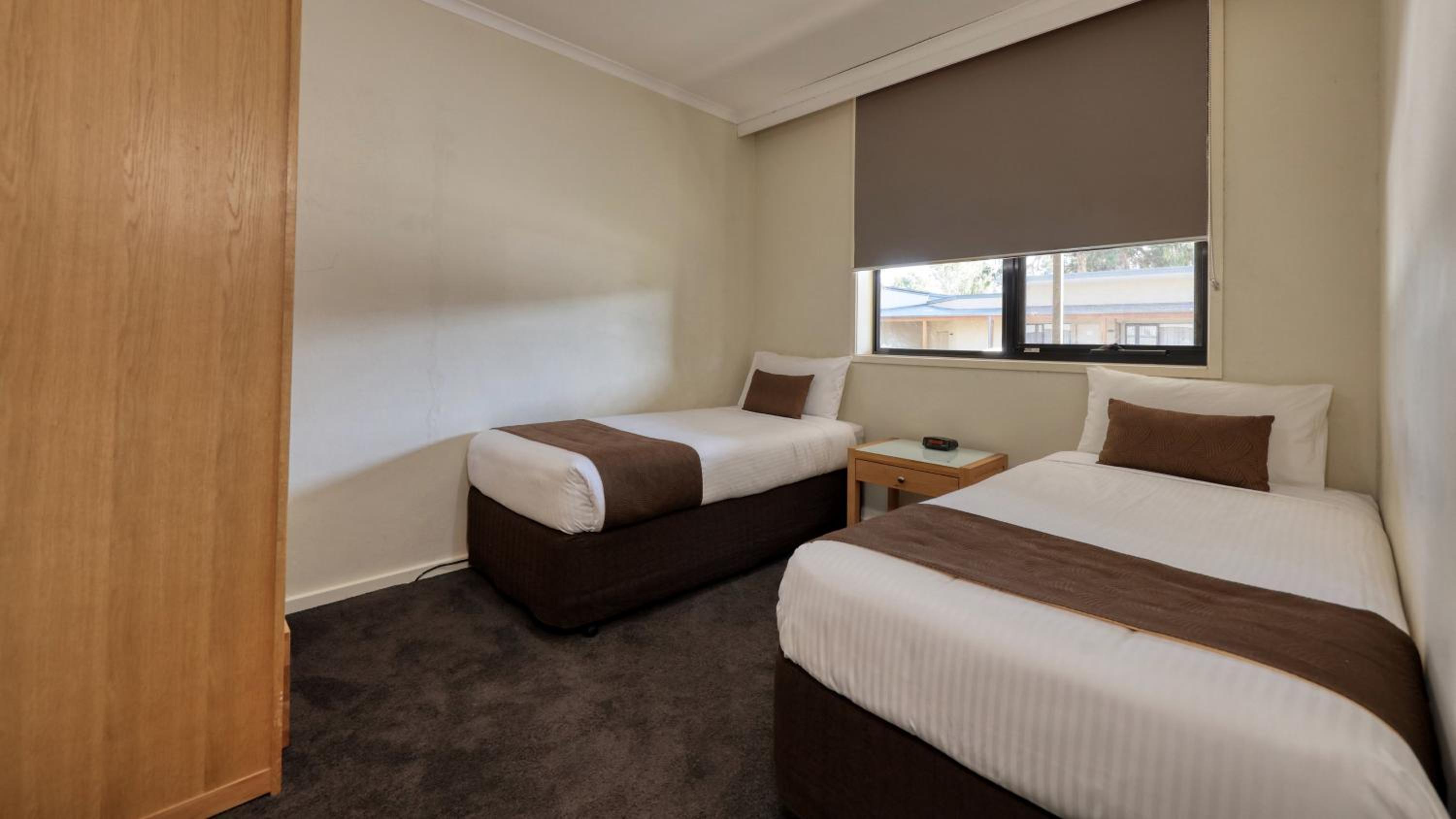 New Crossing Place Motel