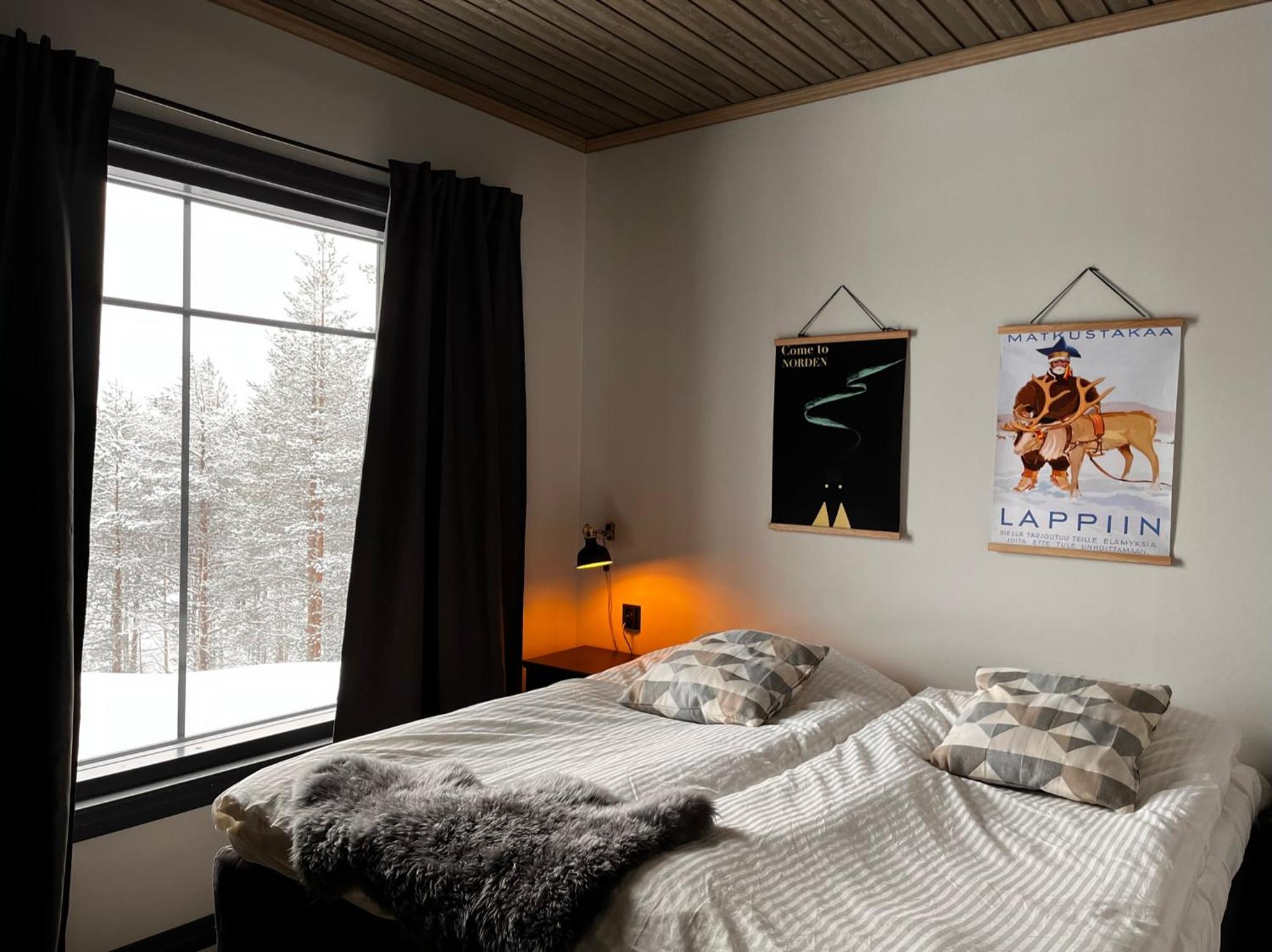 Porthos Ski-in Lodge with private hot tub and sauna in Lapland