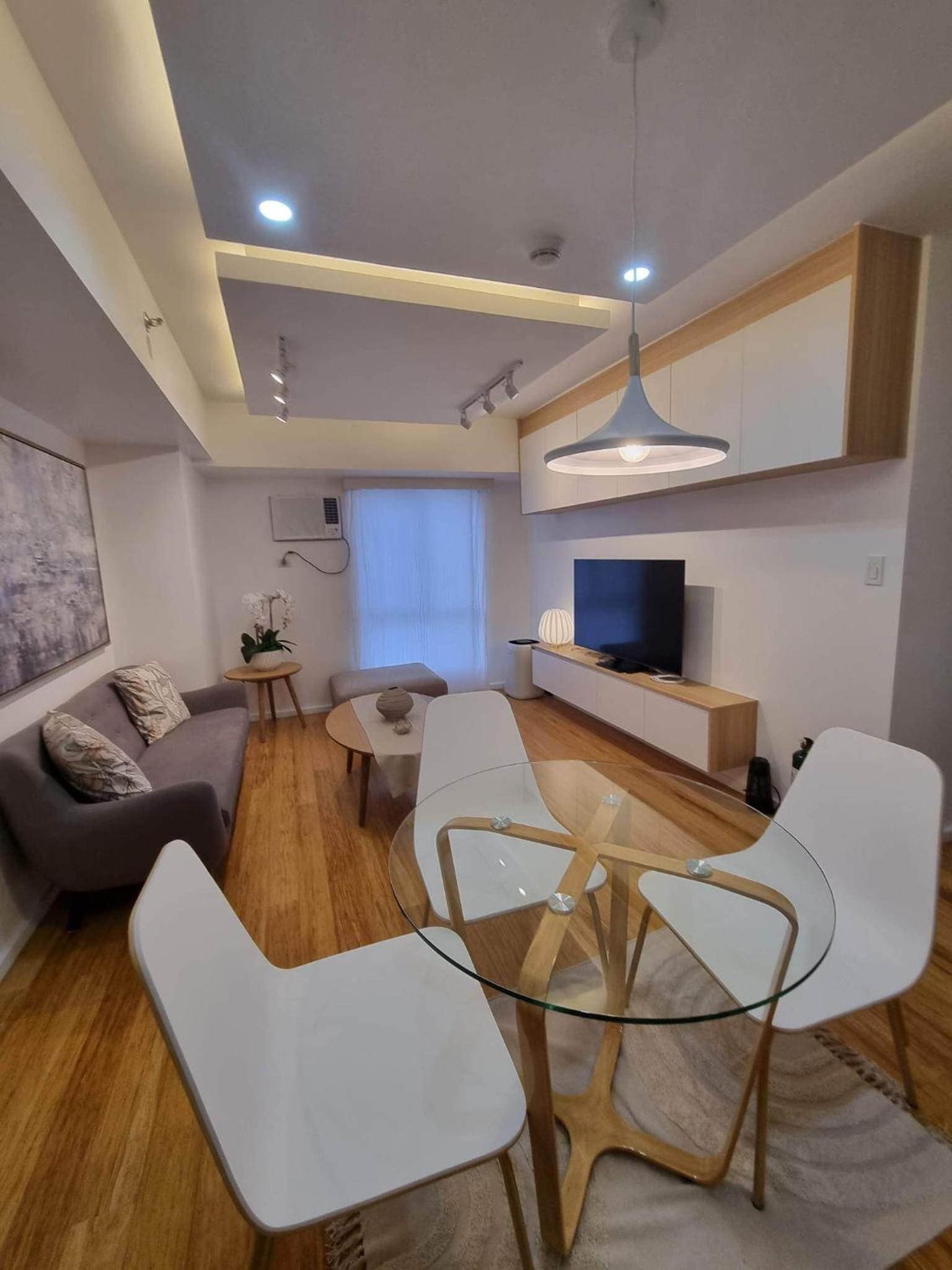 Casa de Rosand view 2