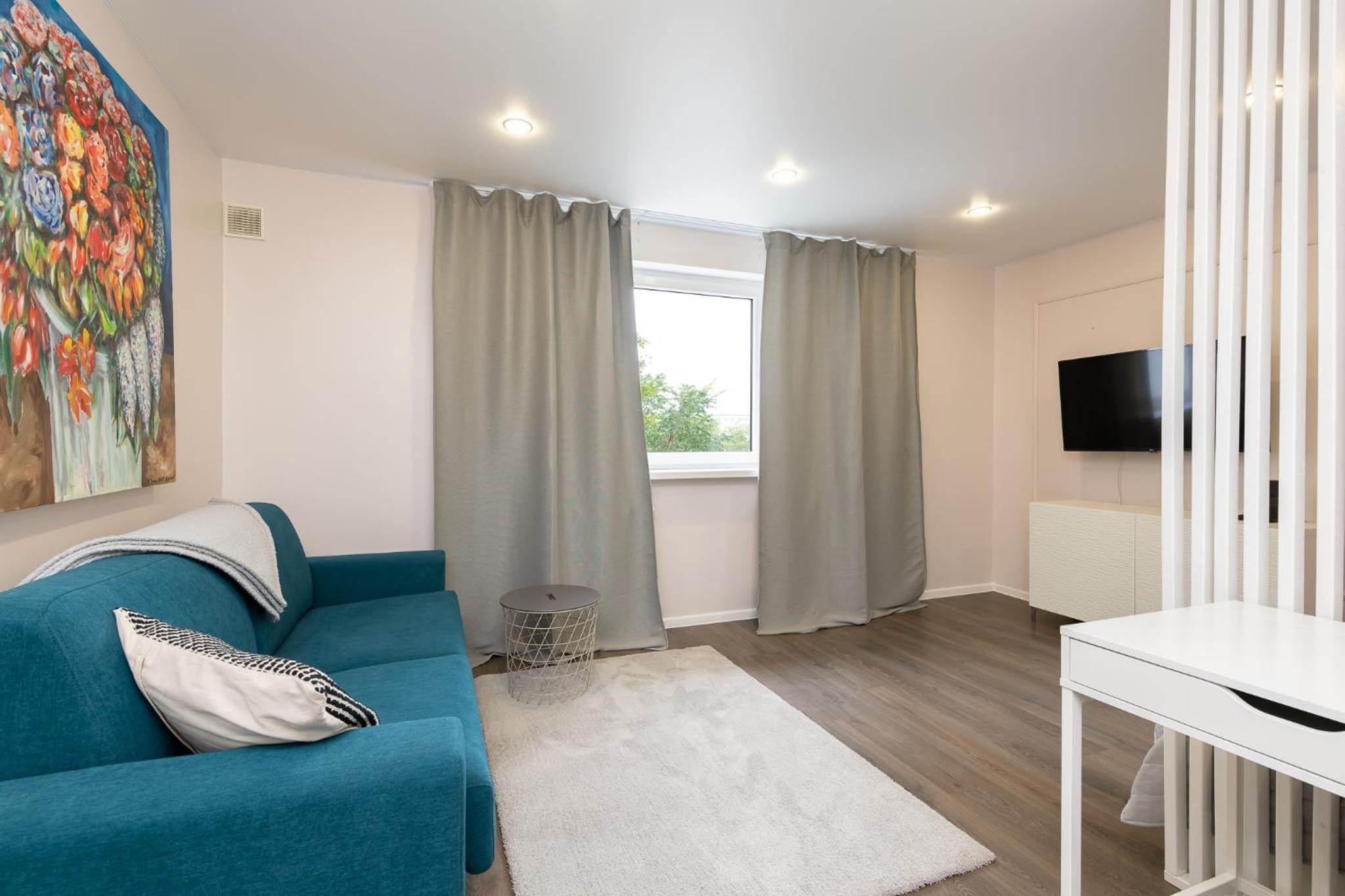 Cozy Stylish Studio Apartment with FREE Parking by Centralapartments