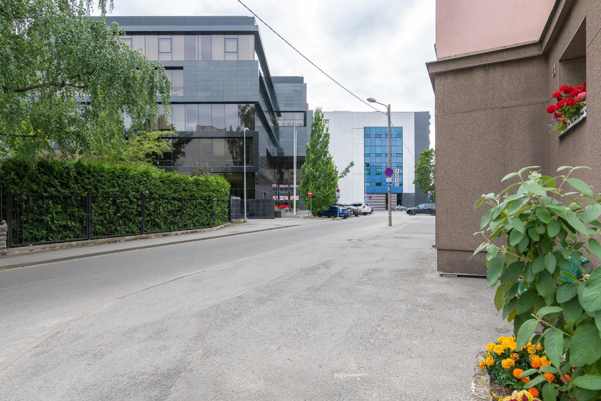 Cozy Stylish Studio Apartment with FREE Parking by Centralapartments