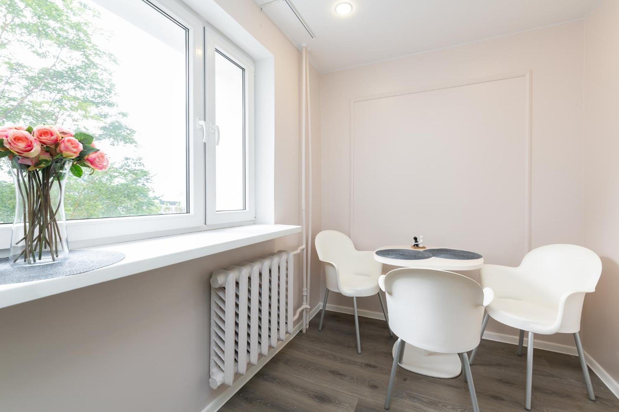 Cozy Stylish Studio Apartment with FREE Parking by Centralapartments