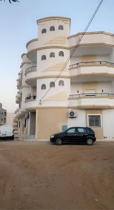 Outstanding Two bedroom Apartment view 3