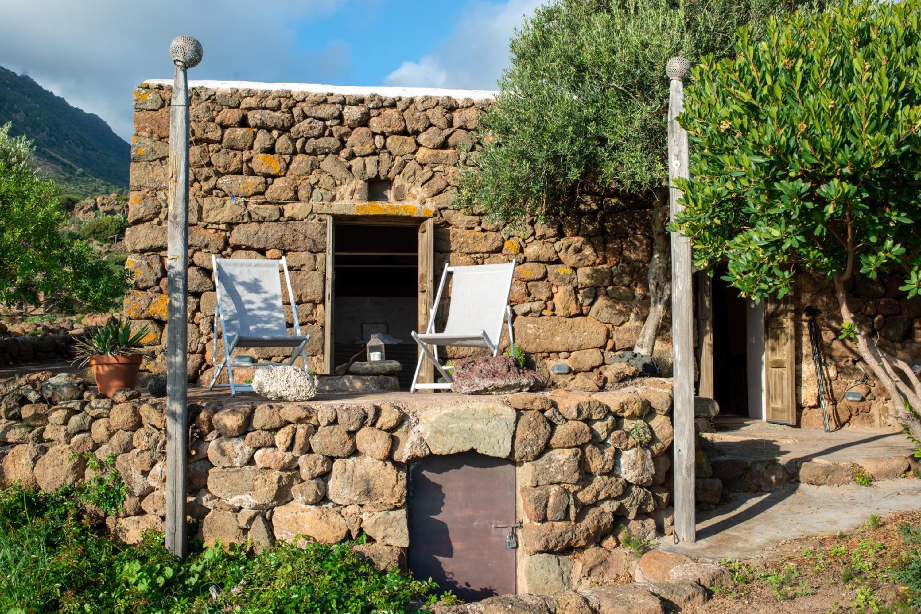 Dammusi IL SERRALH -Pantelleria-