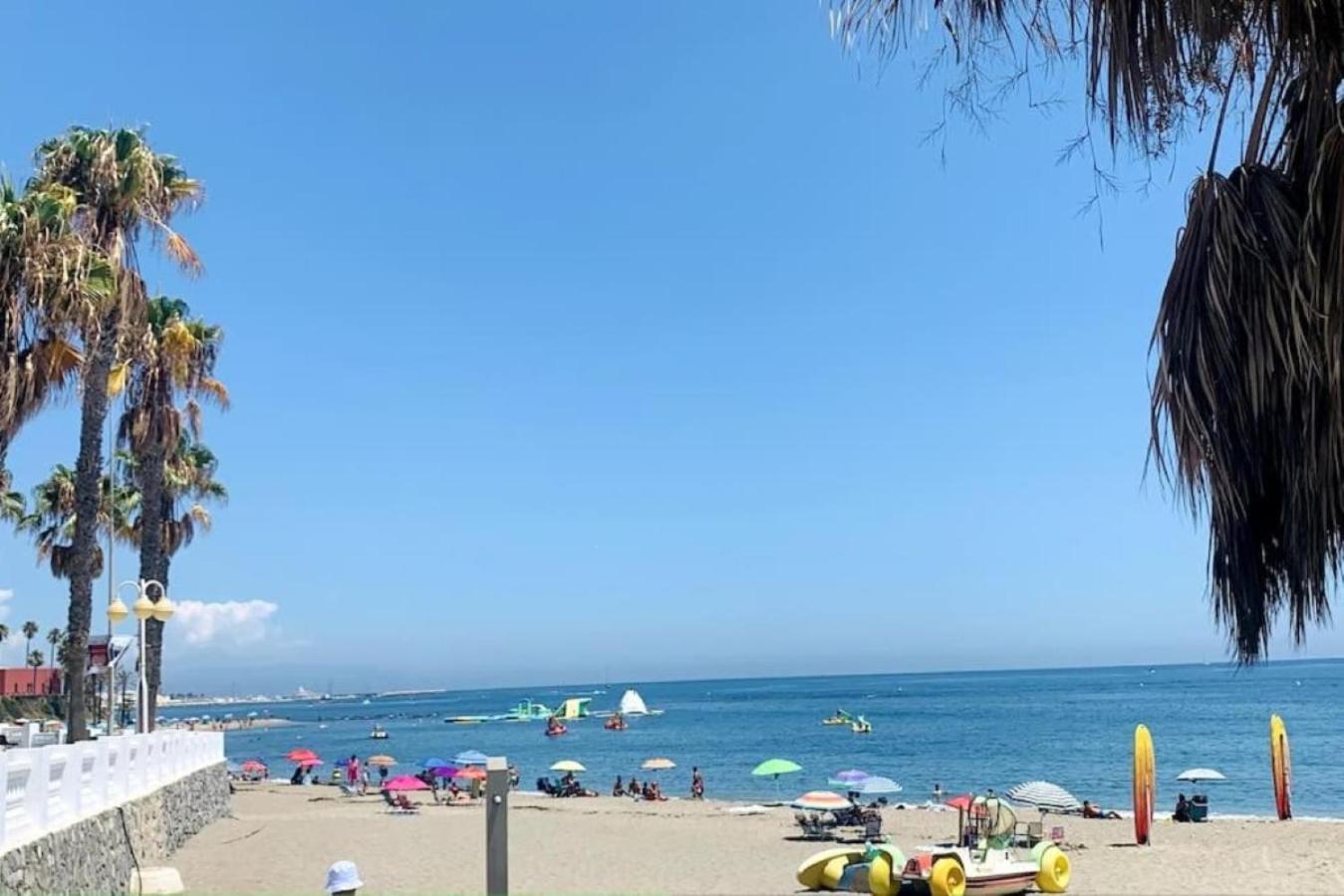 PRECIOSO ESTUDIO FRENTE AL MAR CON PISCINA