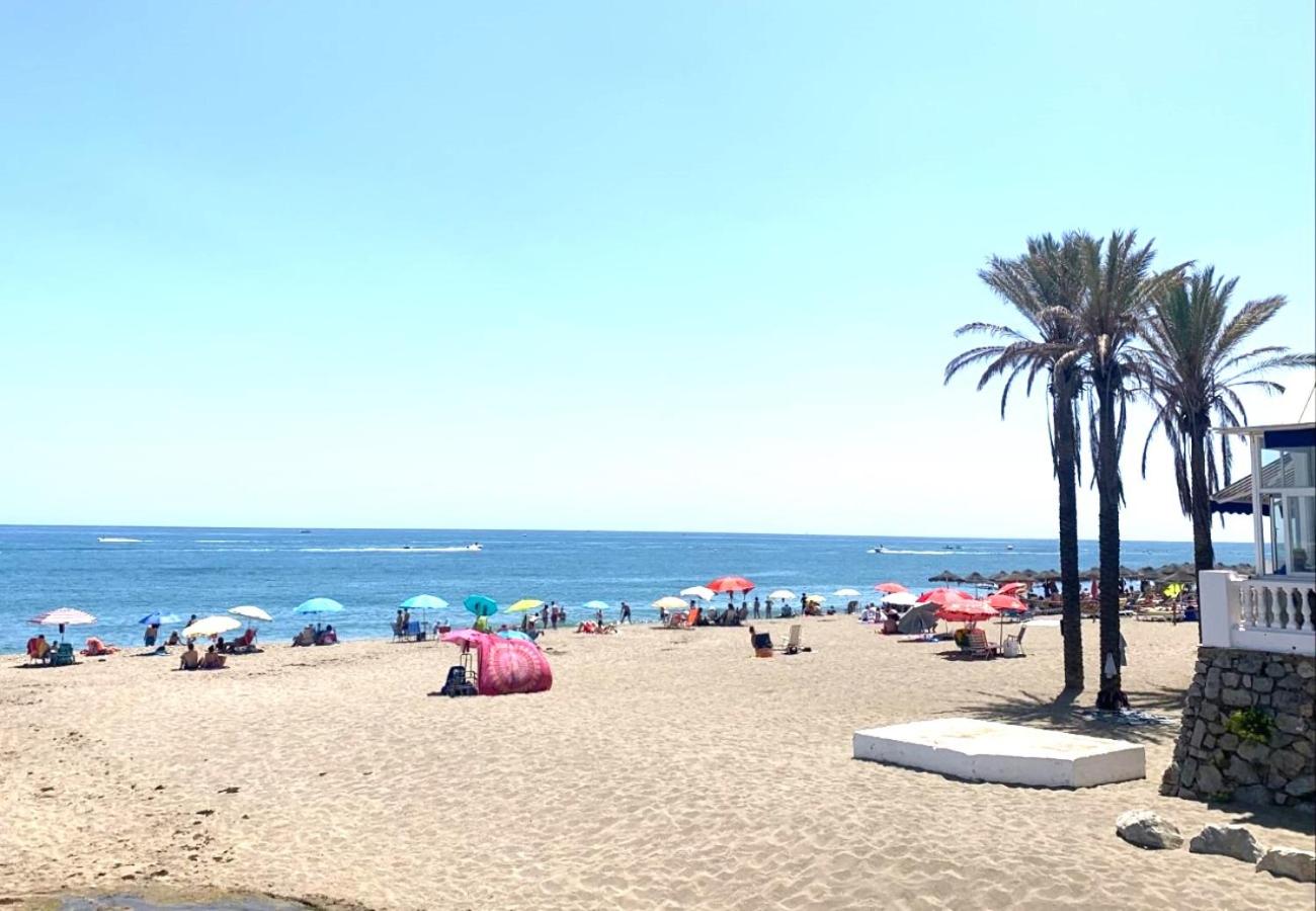 PRECIOSO ESTUDIO FRENTE AL MAR CON PISCINA