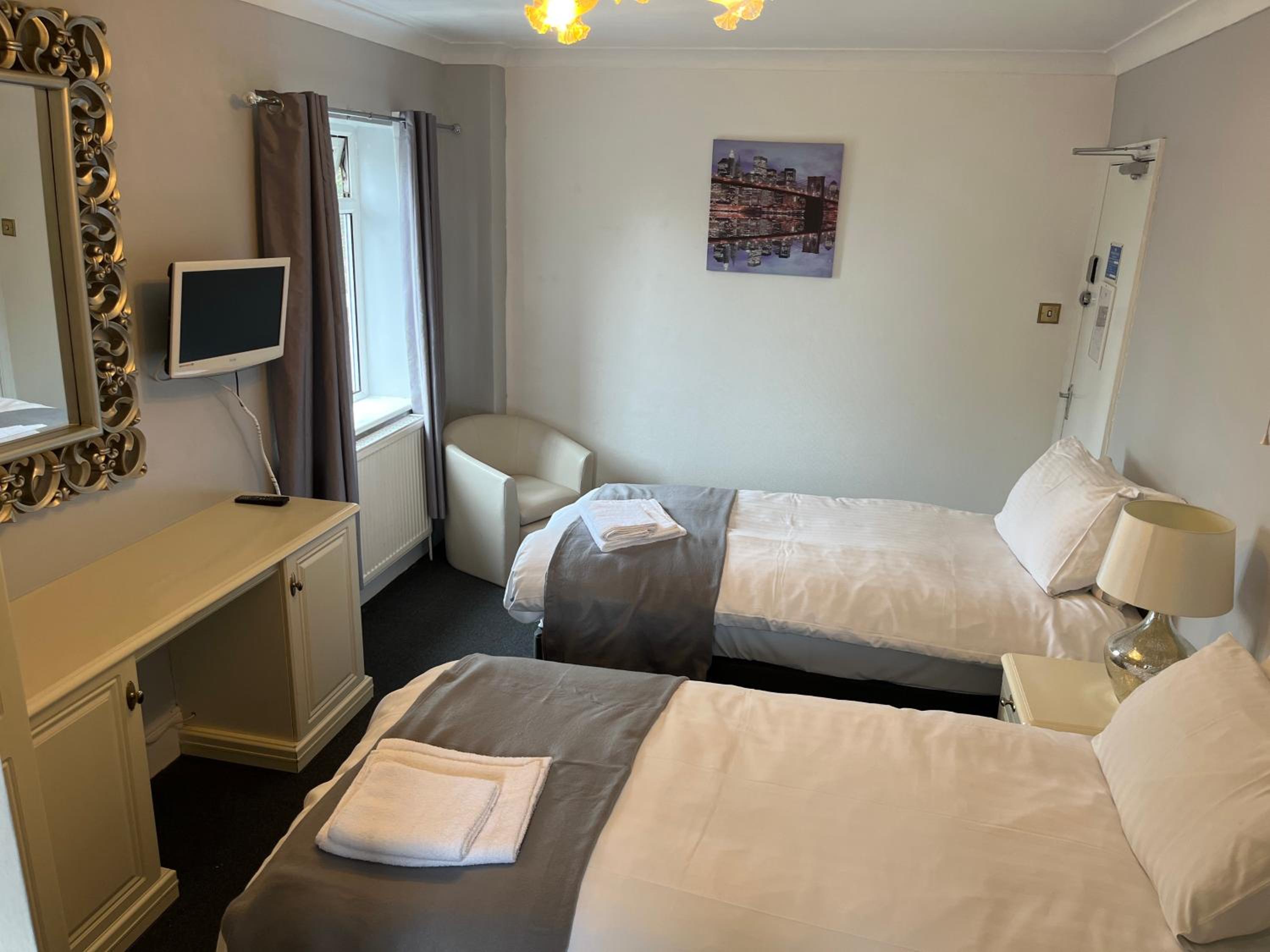 Sudbury Vacations - Hill Lodge - Property Image 26