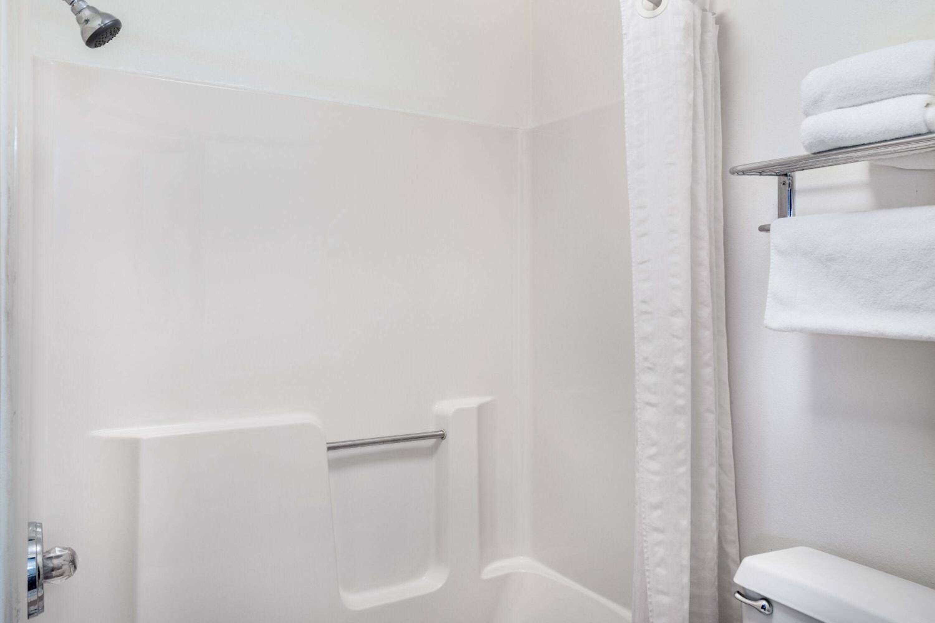 Danville Vacations - Super 8 by Wyndham Danville - Property Image 6