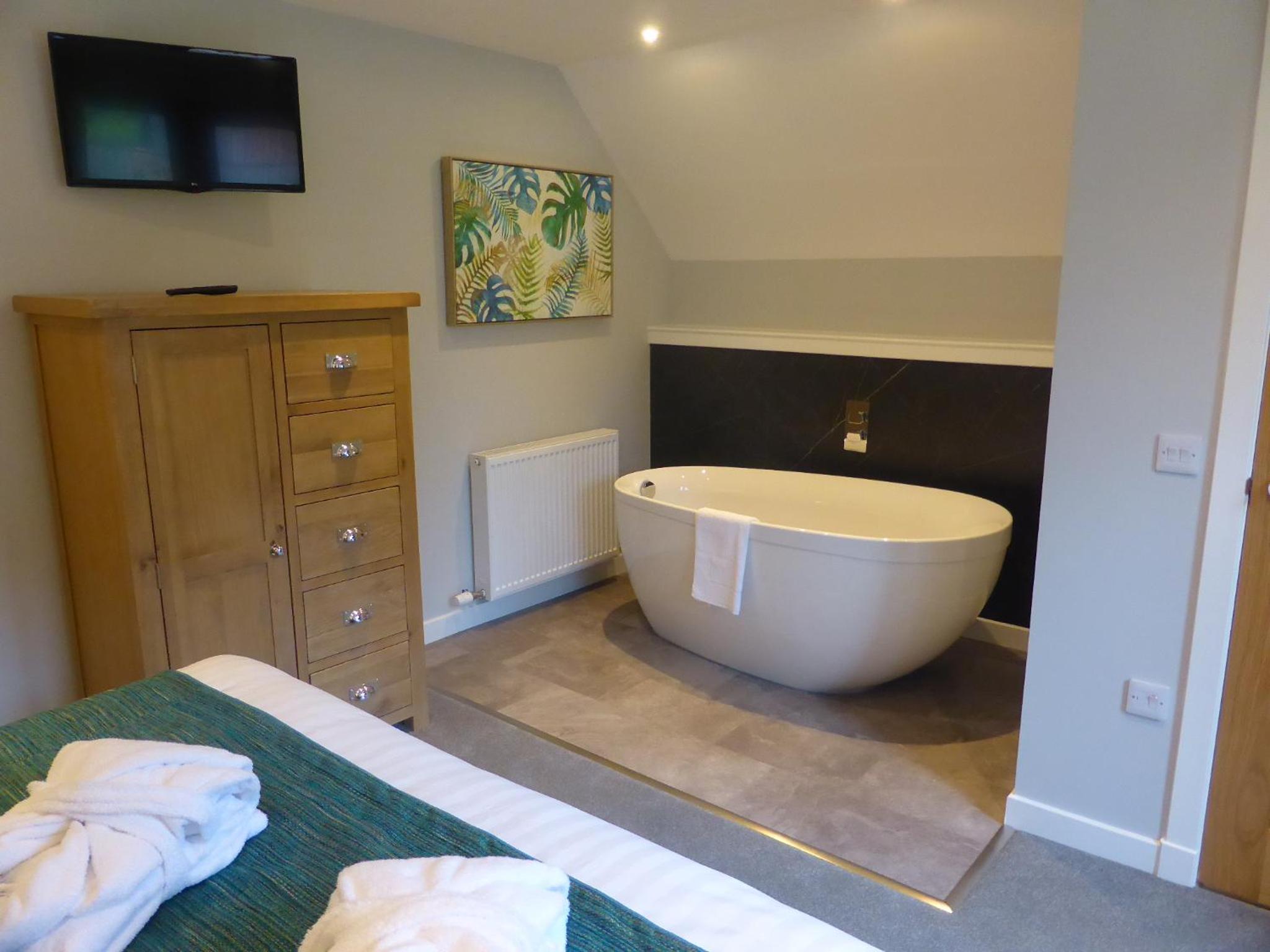 Lord Galloway 37 with Hot Tub view 2