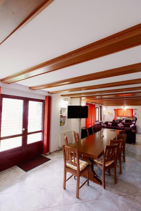 Vila Alexandros
