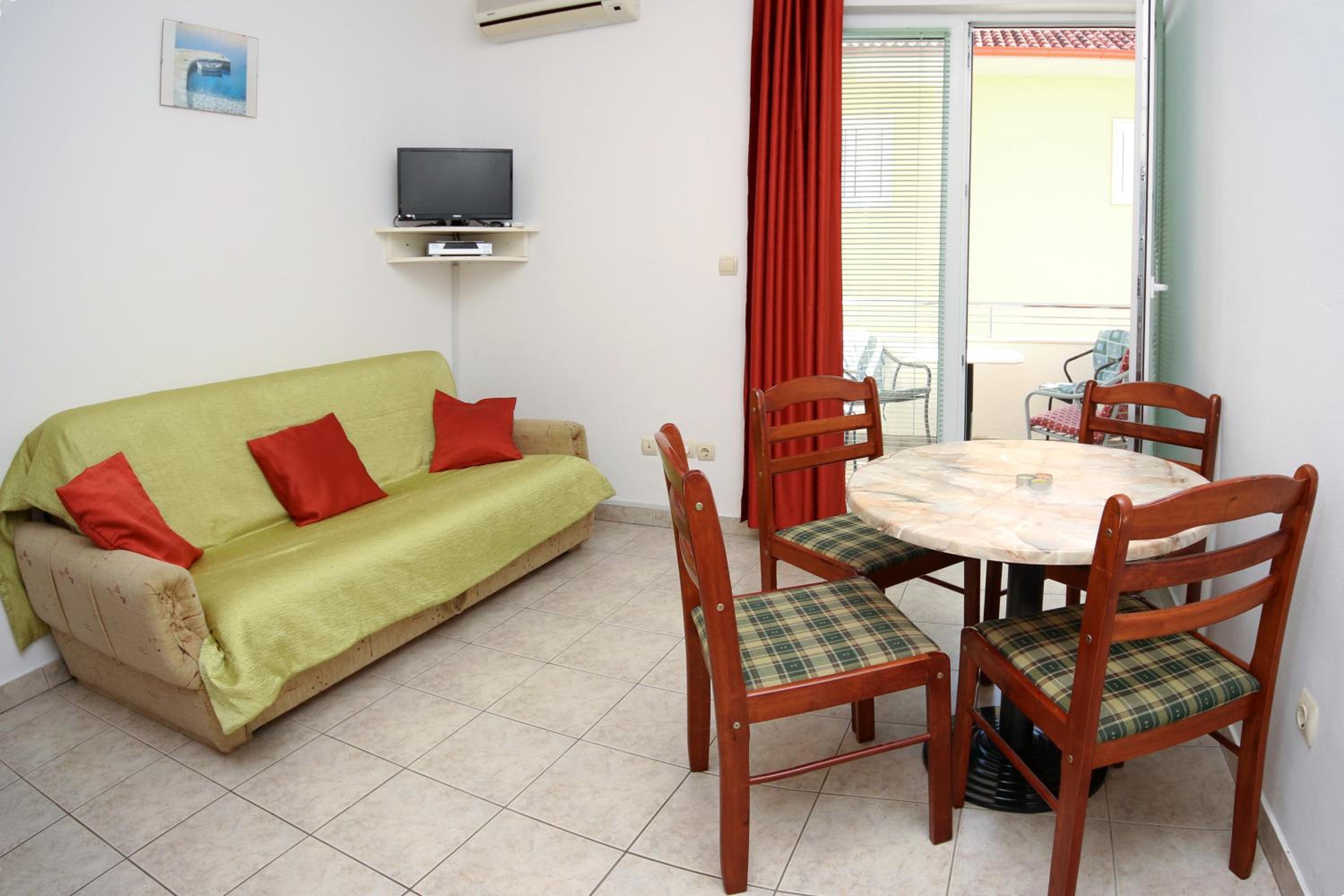 Apartments & Rooms Villa Petra view 3