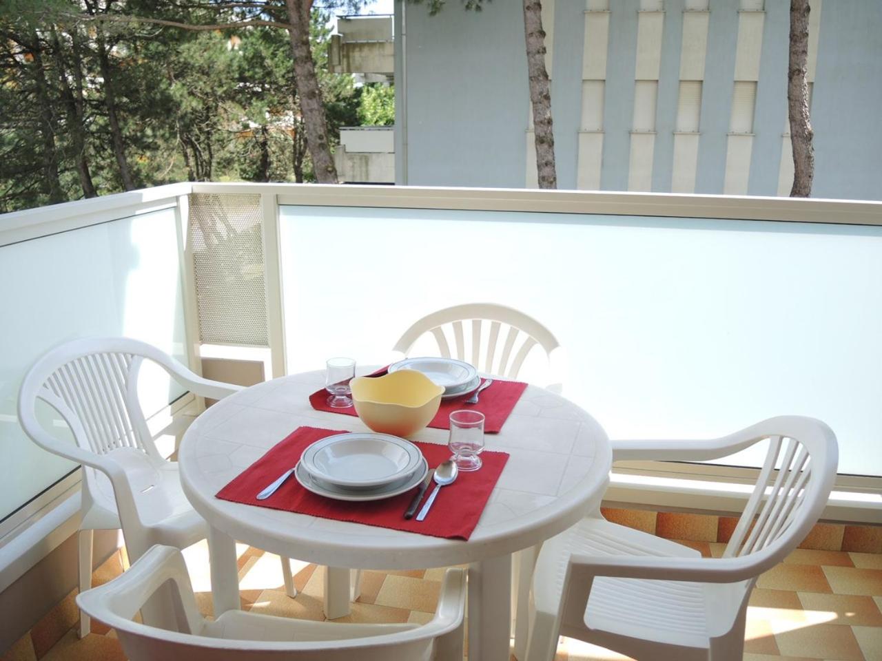 Flat 100mt from the beach with sunny balcony photo 4