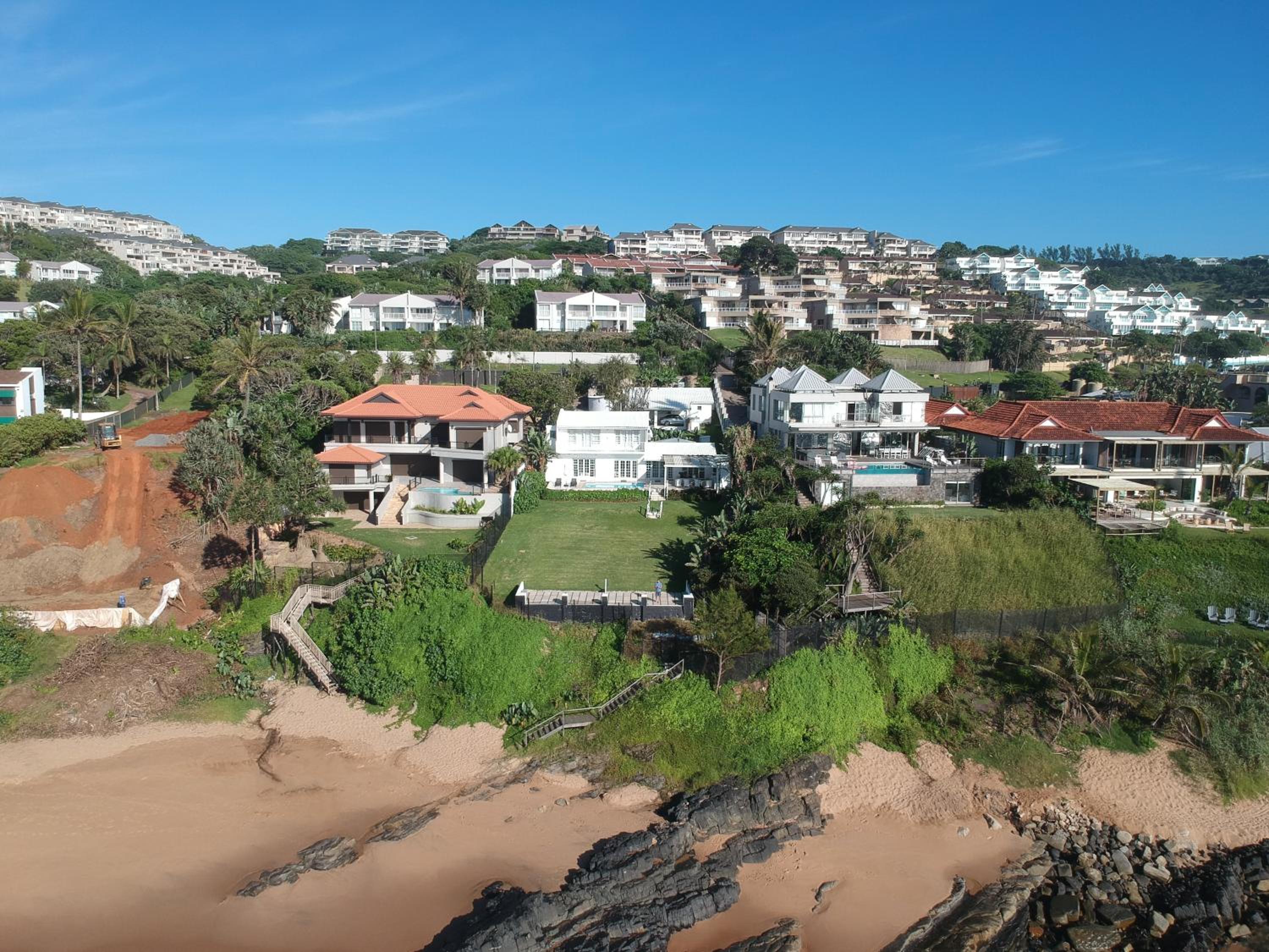 Four Bedroom Main plus 2 Bedroom Cottage Ballito Beachfront KTL1 view 4