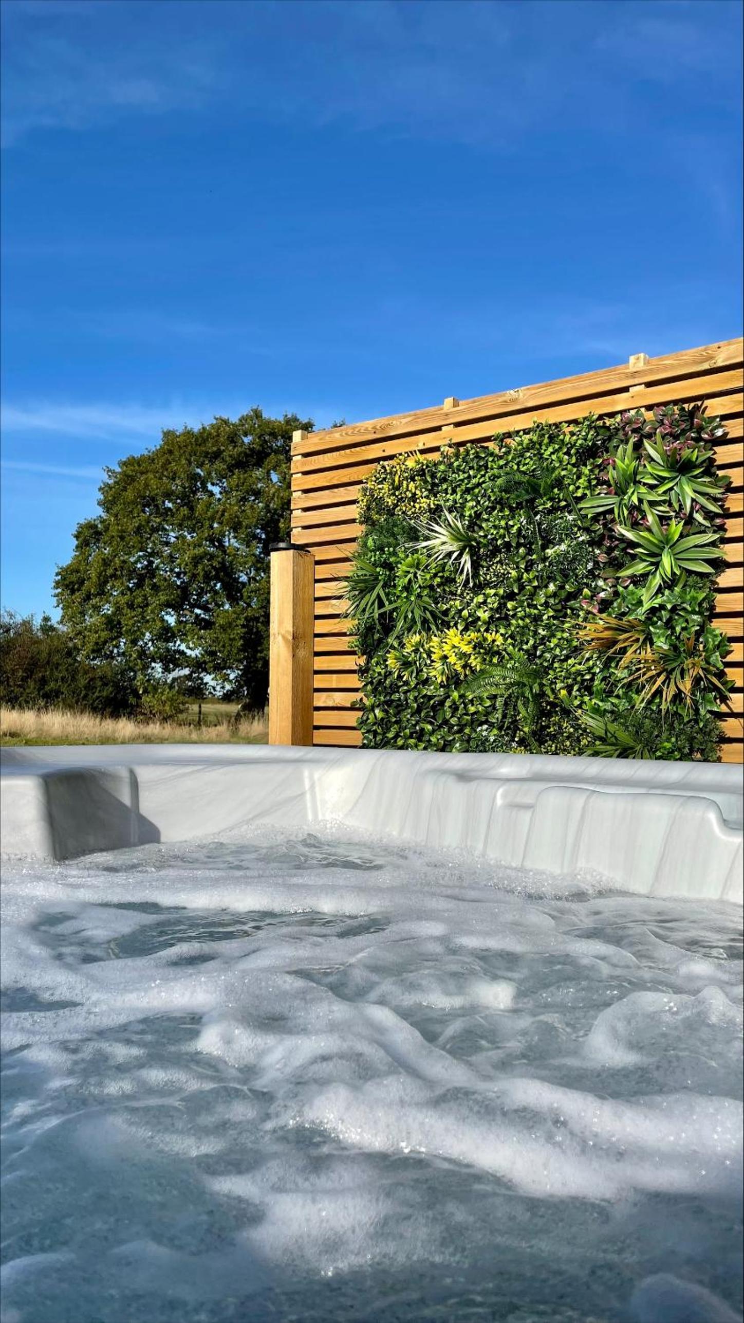 EASTRIDGE GLAMPING