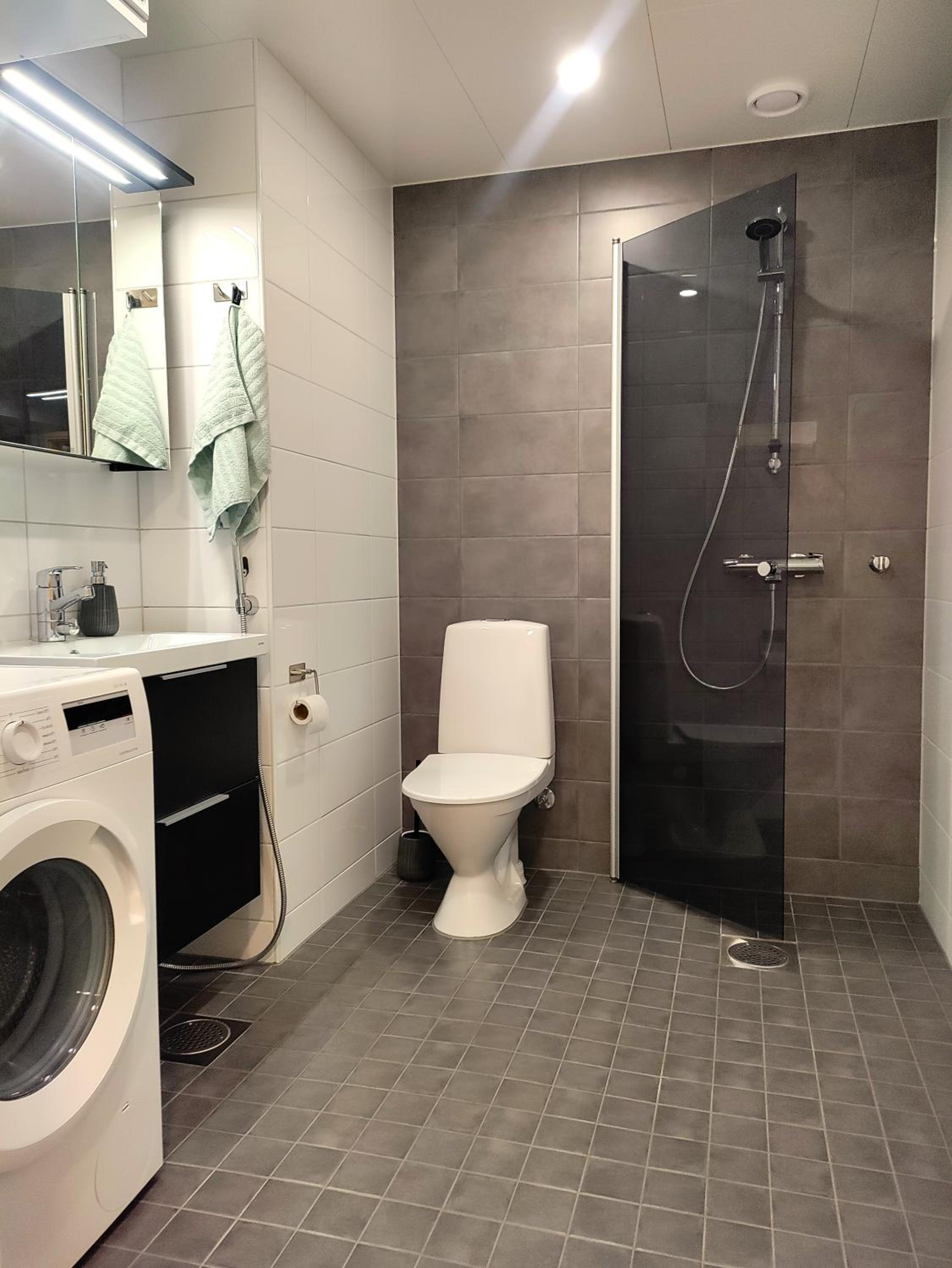 Fully Equipped New Apartment With Free Parking