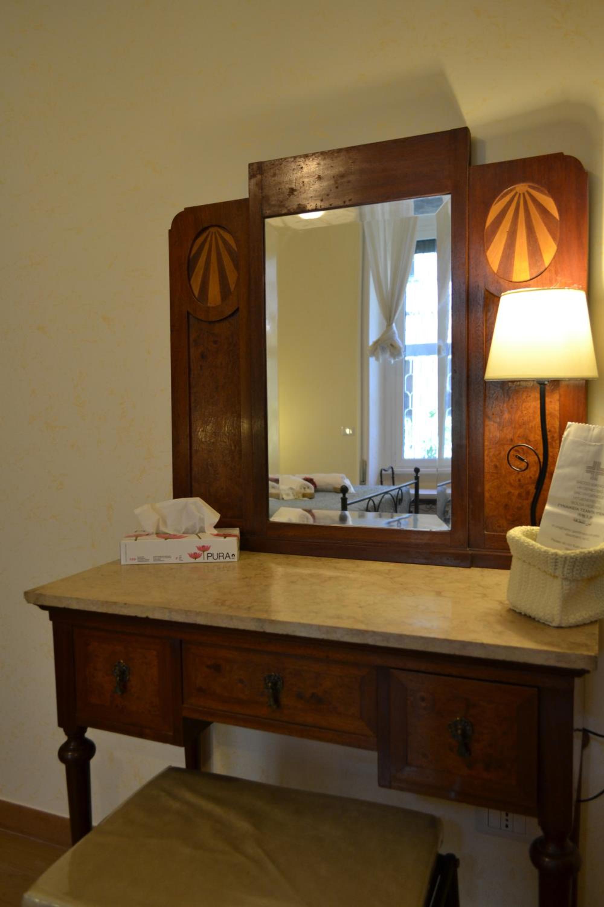 Tucci's Roma Guest House
