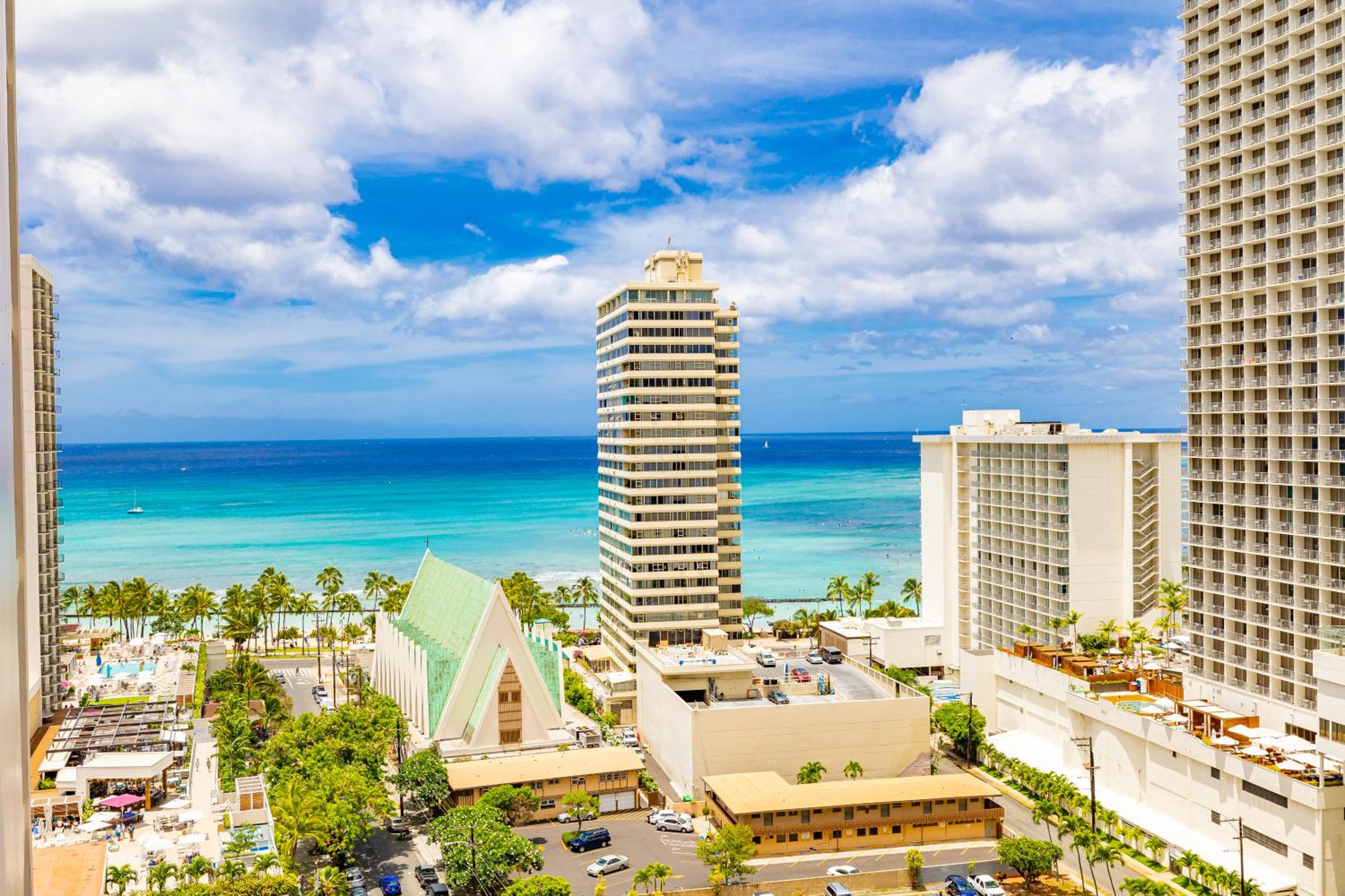 Remodeled 1BR Condo, Ocean Views with Free Parking! view 3