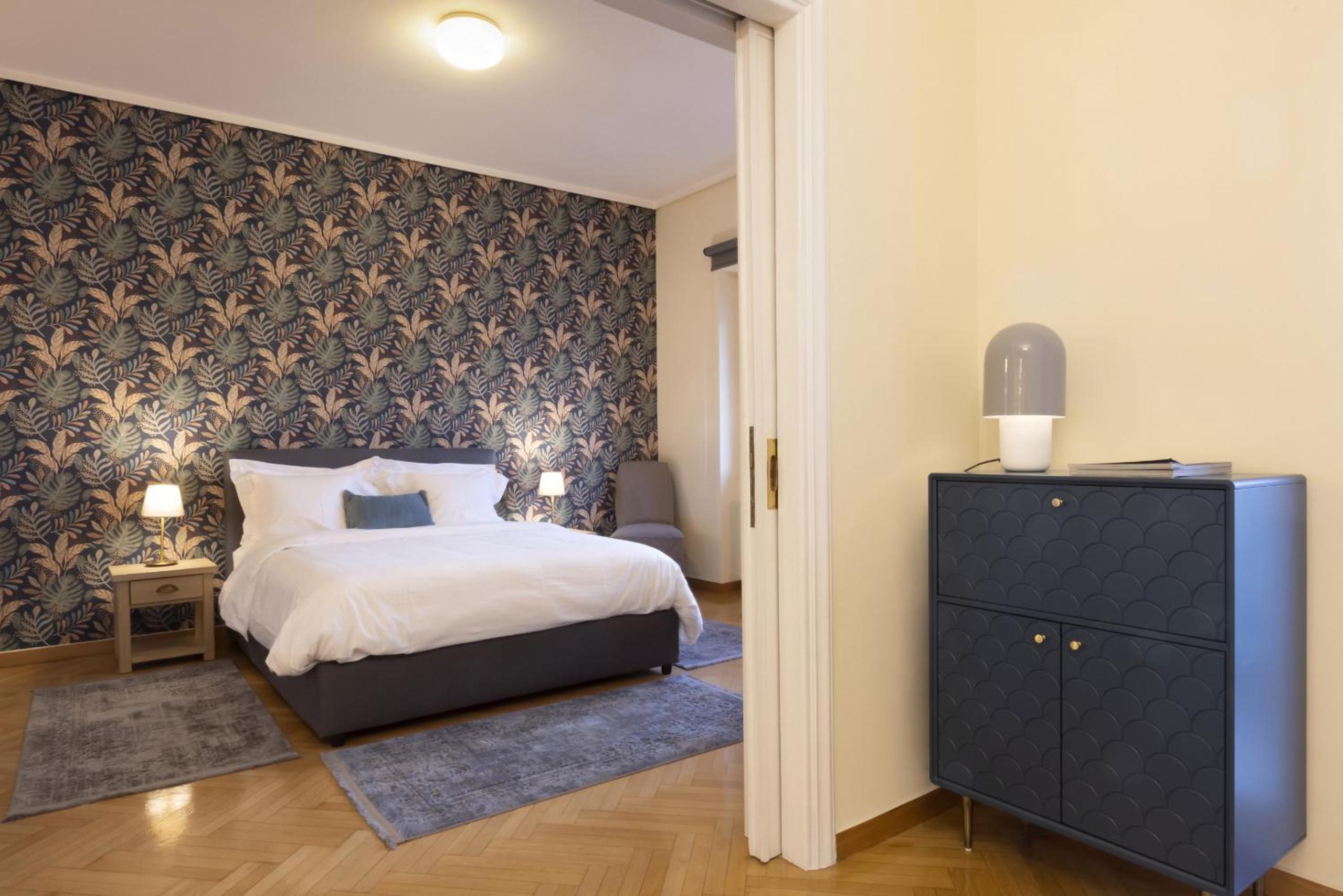 Valaoritou 6os - An aristocratic 1 BR in the hear