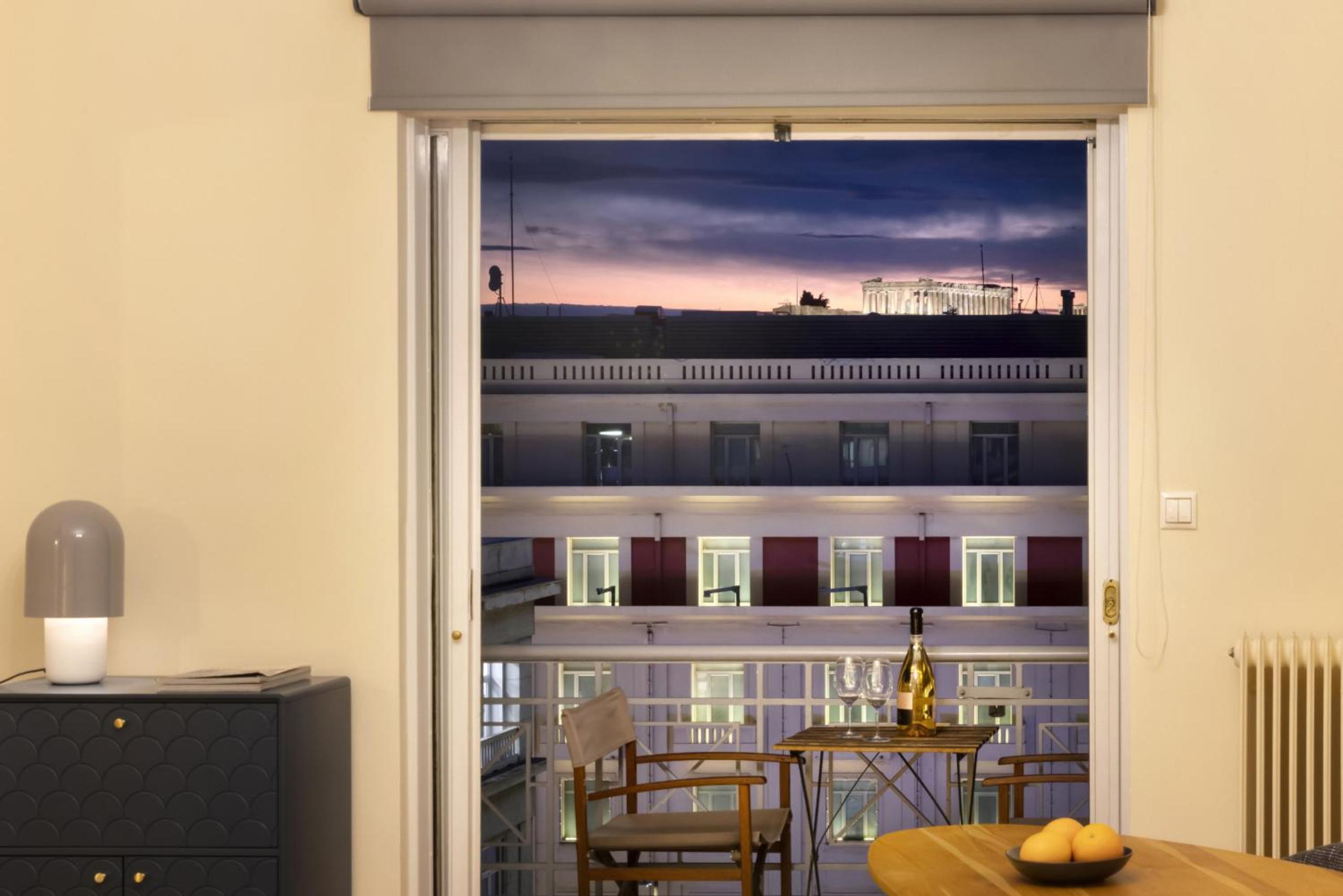 Valaoritou 6os - An aristocratic 1 BR in the hear