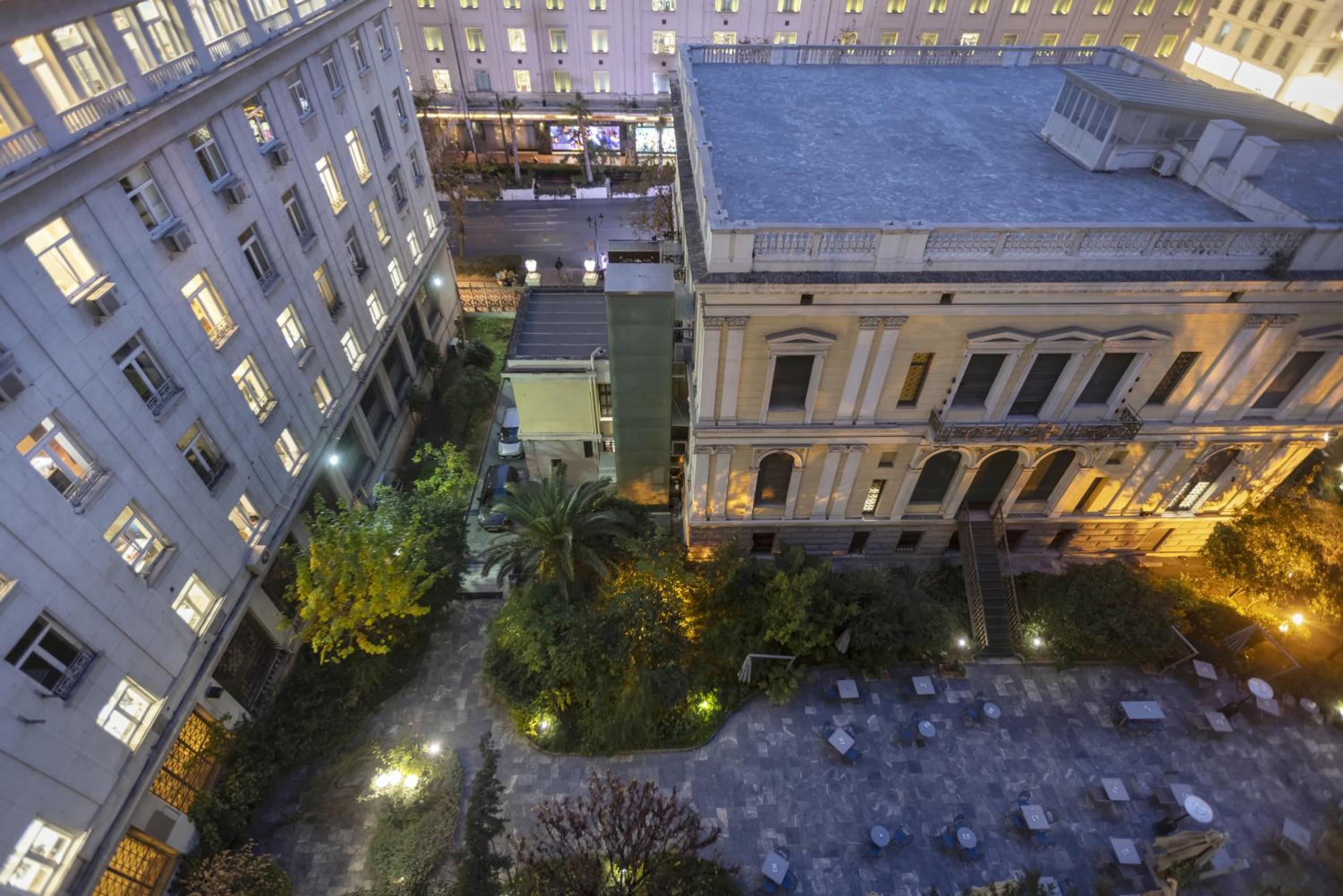 Valaoritou 6os - An aristocratic 1 BR in the hear