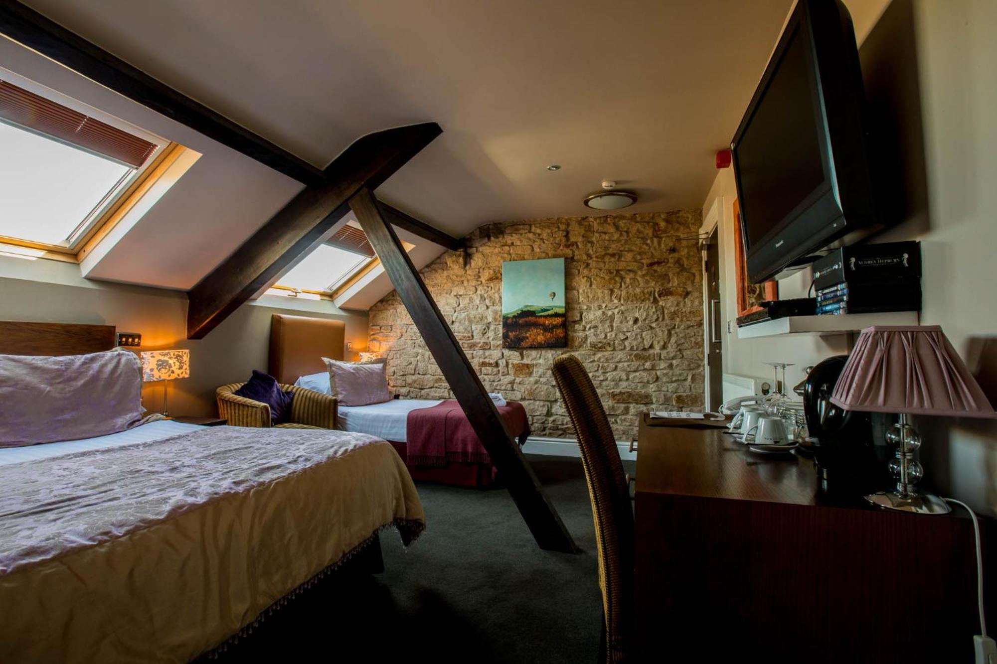 The Sun Hotel & Bar