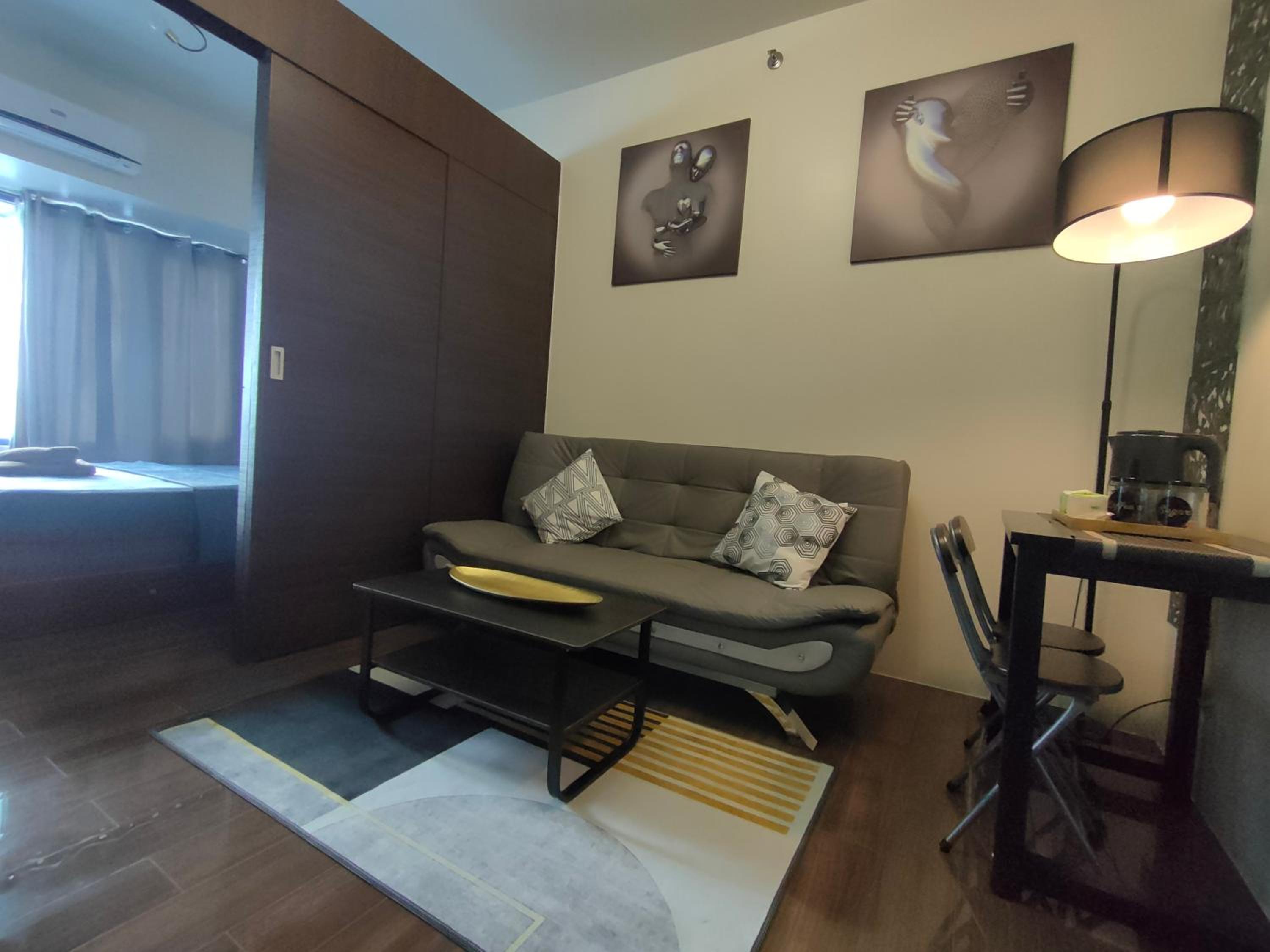 Amazing view Makati Elegant flat 400MB internet view 5