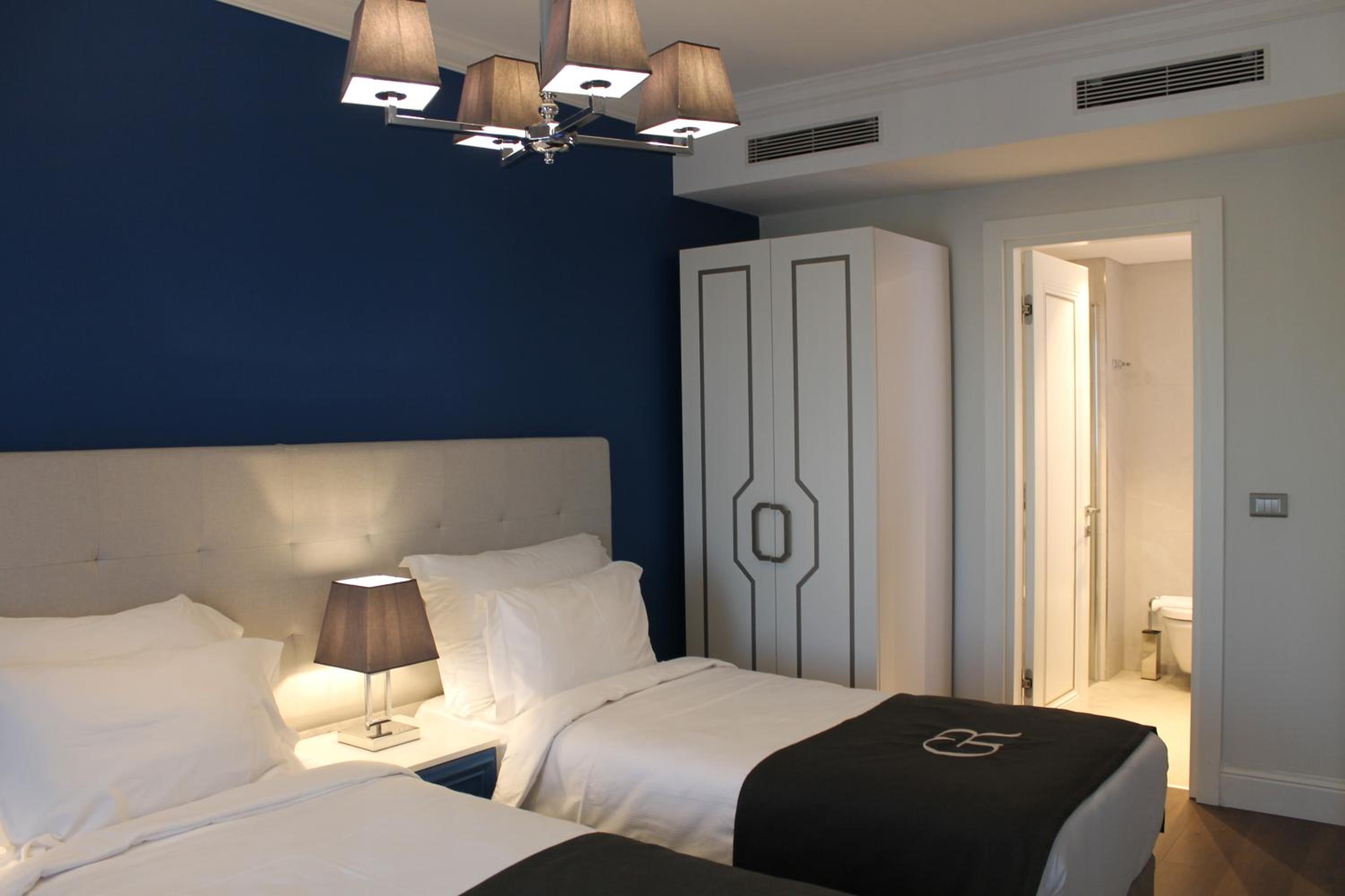 Garlon Residence - Image 111