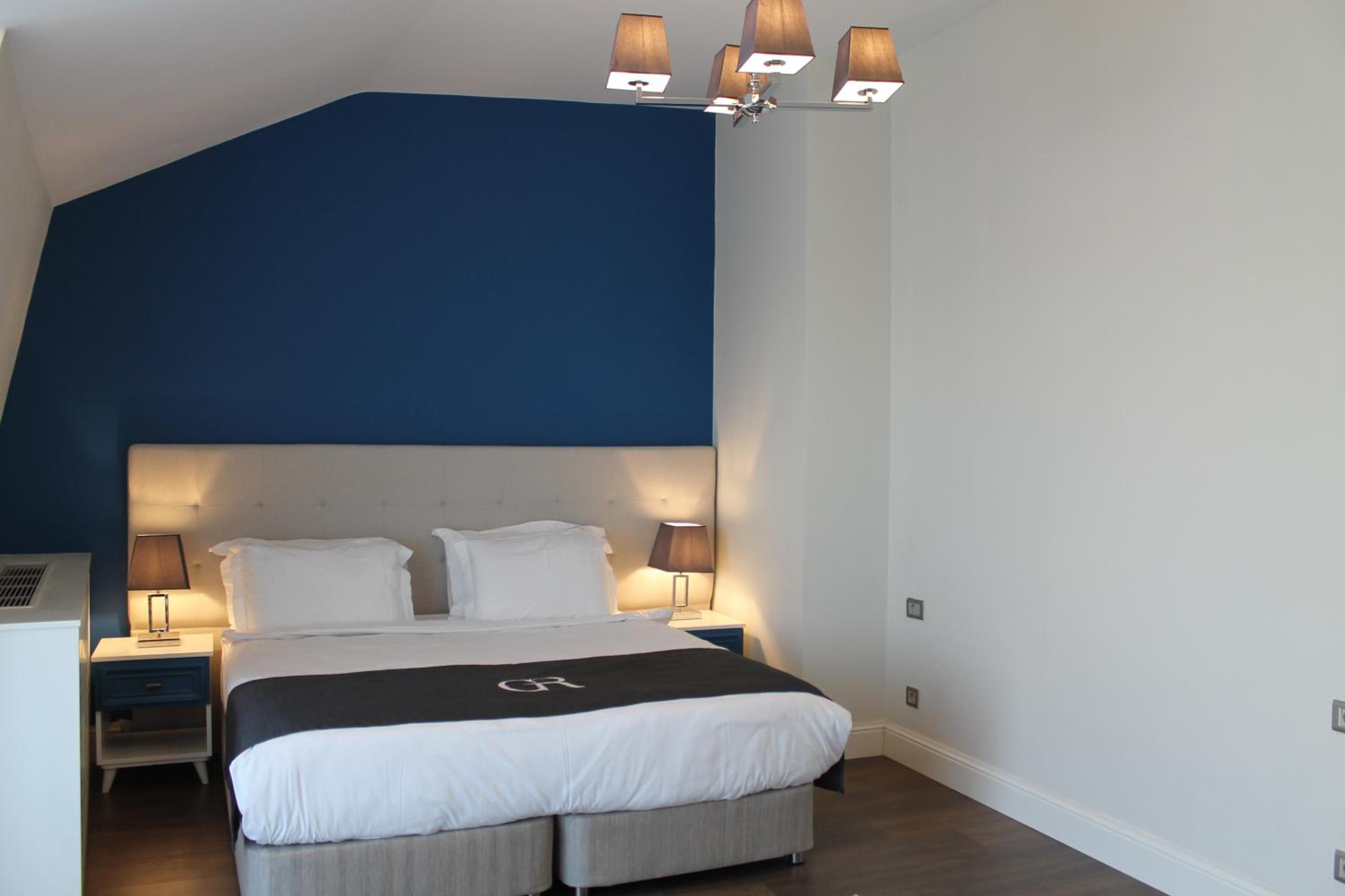 Garlon Residence - Image 113