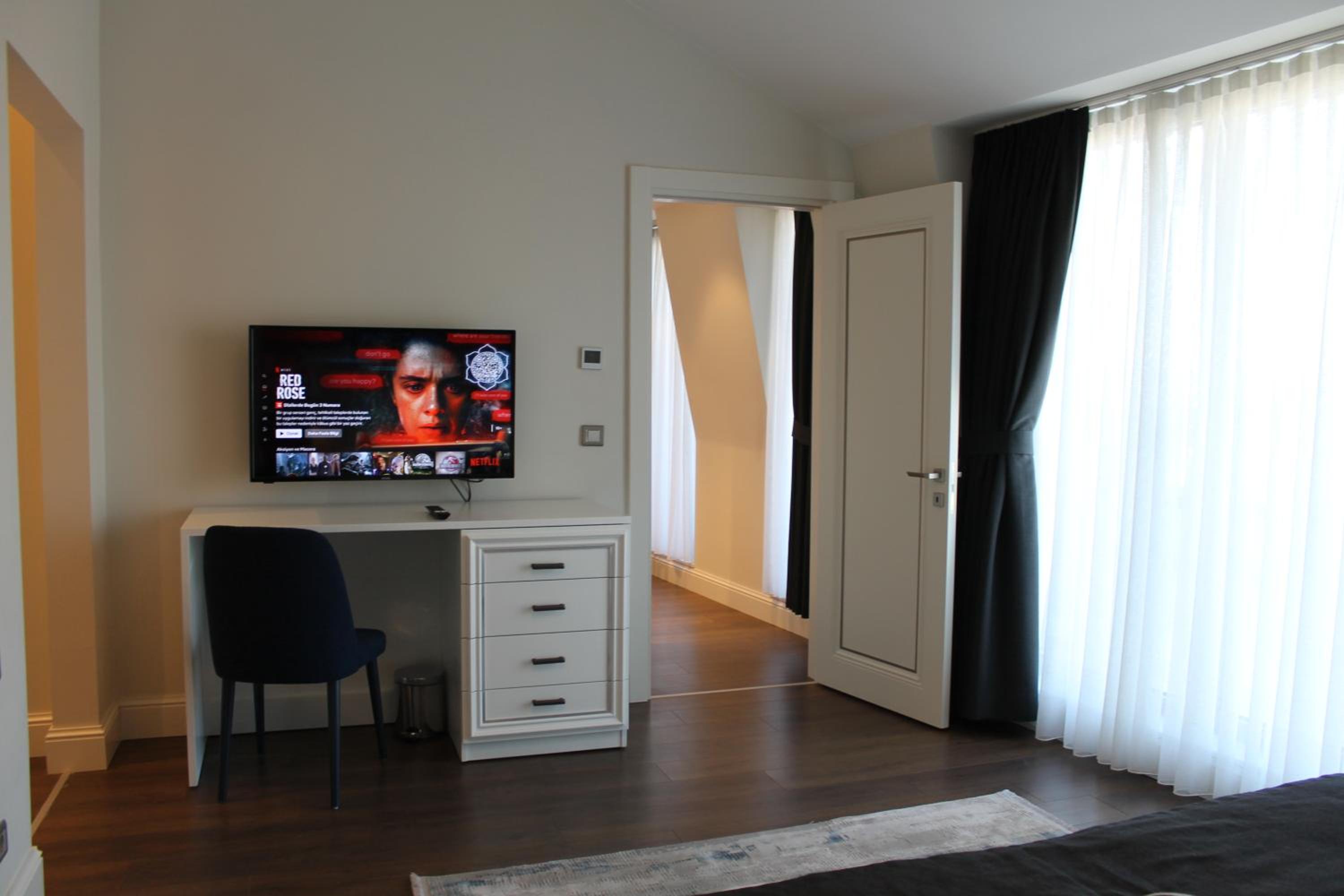 Garlon Residence - Image 110