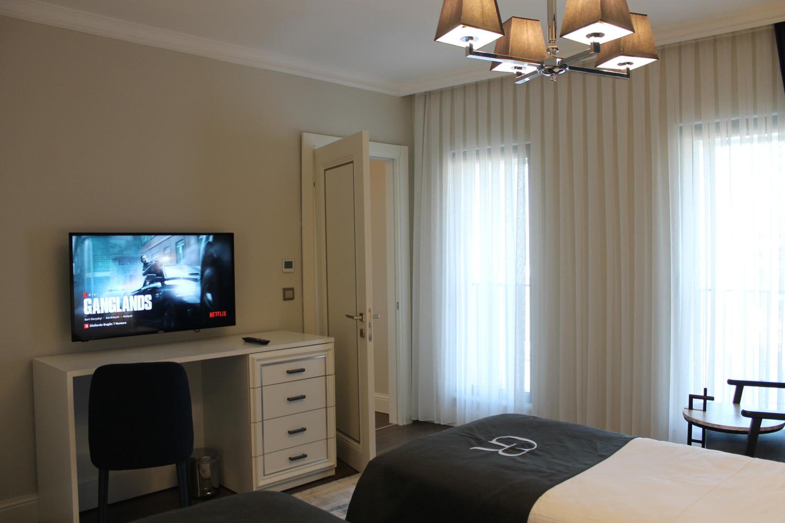 Garlon Residence - Image 115