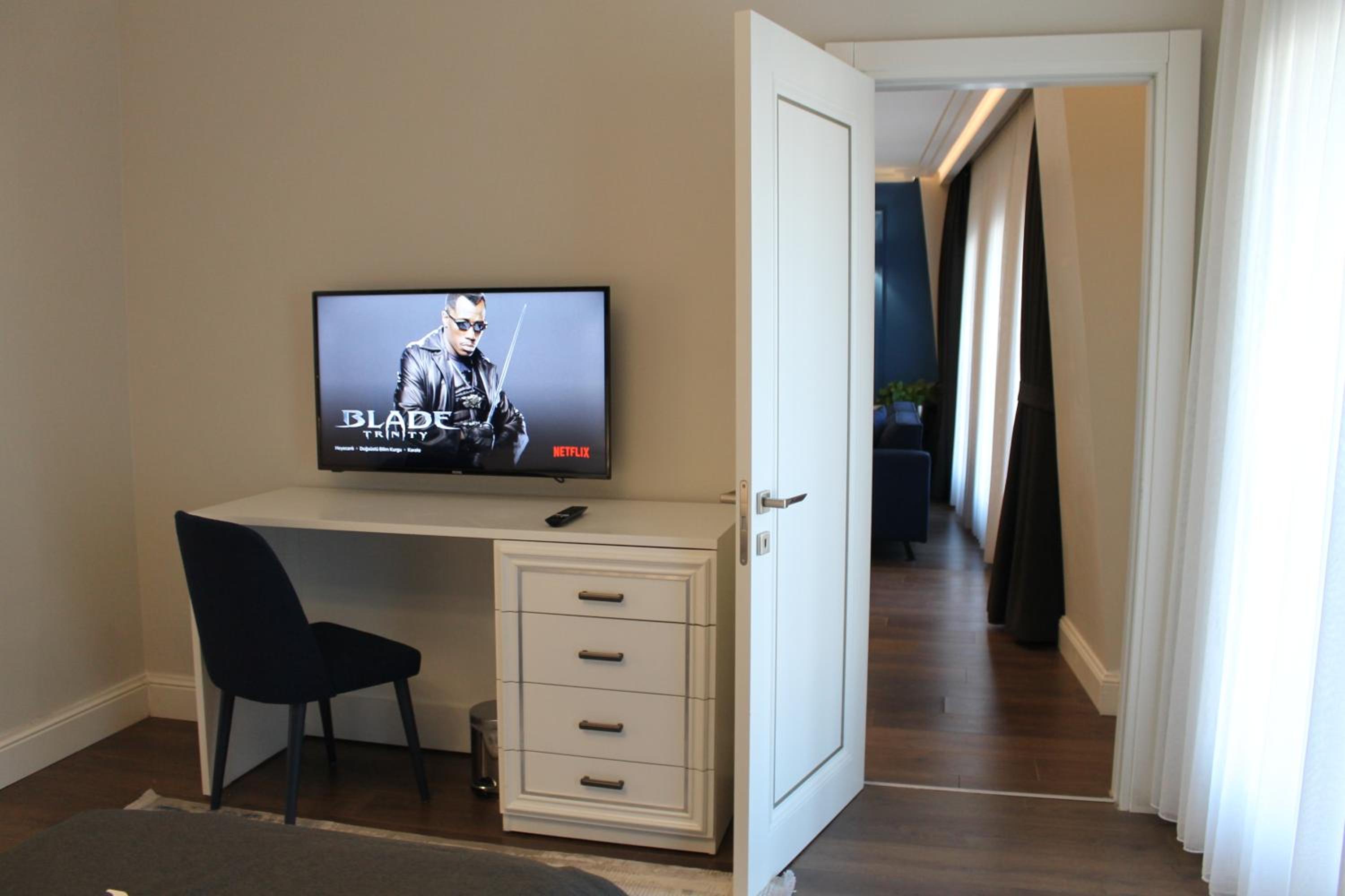 Garlon Residence - Image 116