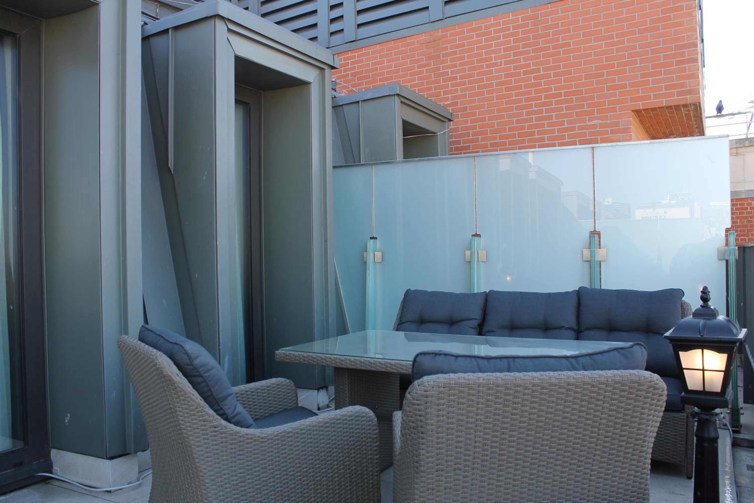 Garlon Residence - Image 121