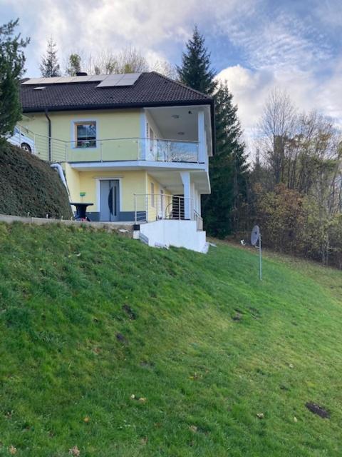 Haus am Fuße des Semmerings