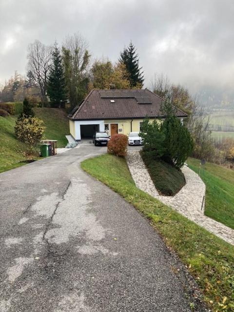 Haus am Fuße des Semmerings