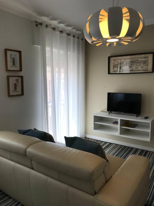 NEW Cosy & Charming Apartment in Campolide - 3A view 2