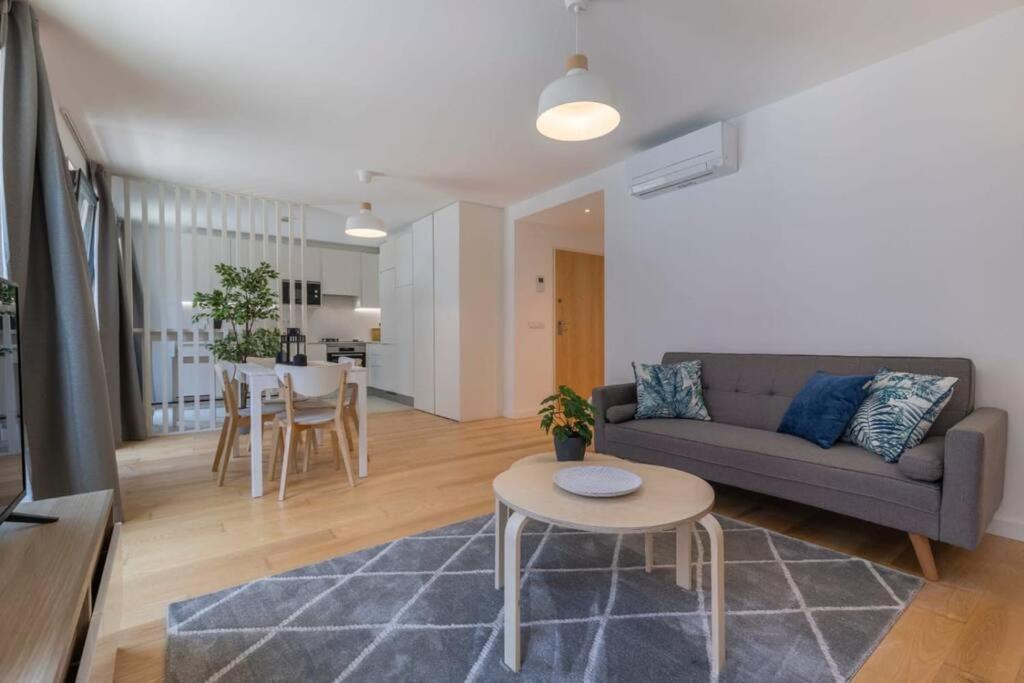 Campolide 2 bedroom delight By Innkeeper view 2