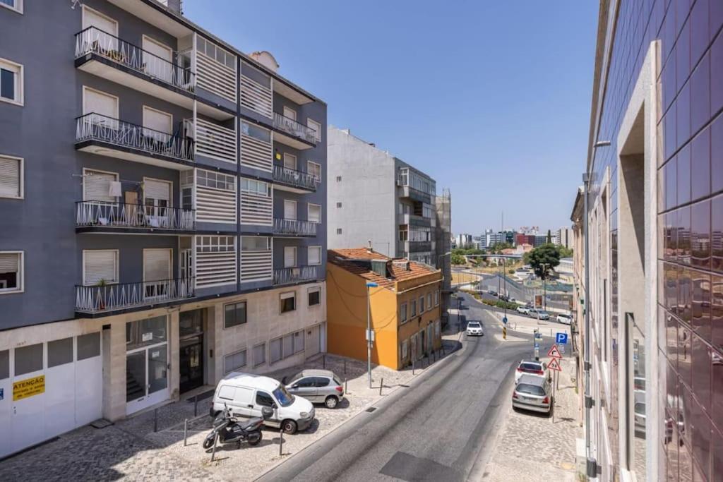 Campolide 2 bedroom delight By Innkeeper view 3
