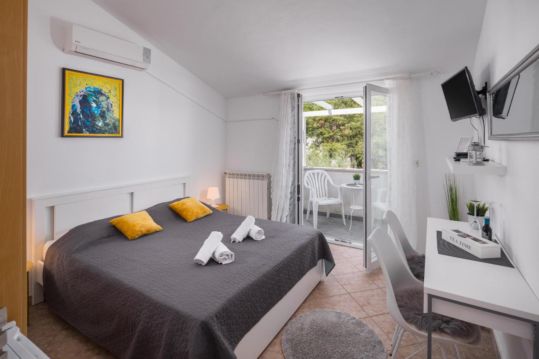 Martina Guest house-Rooms
