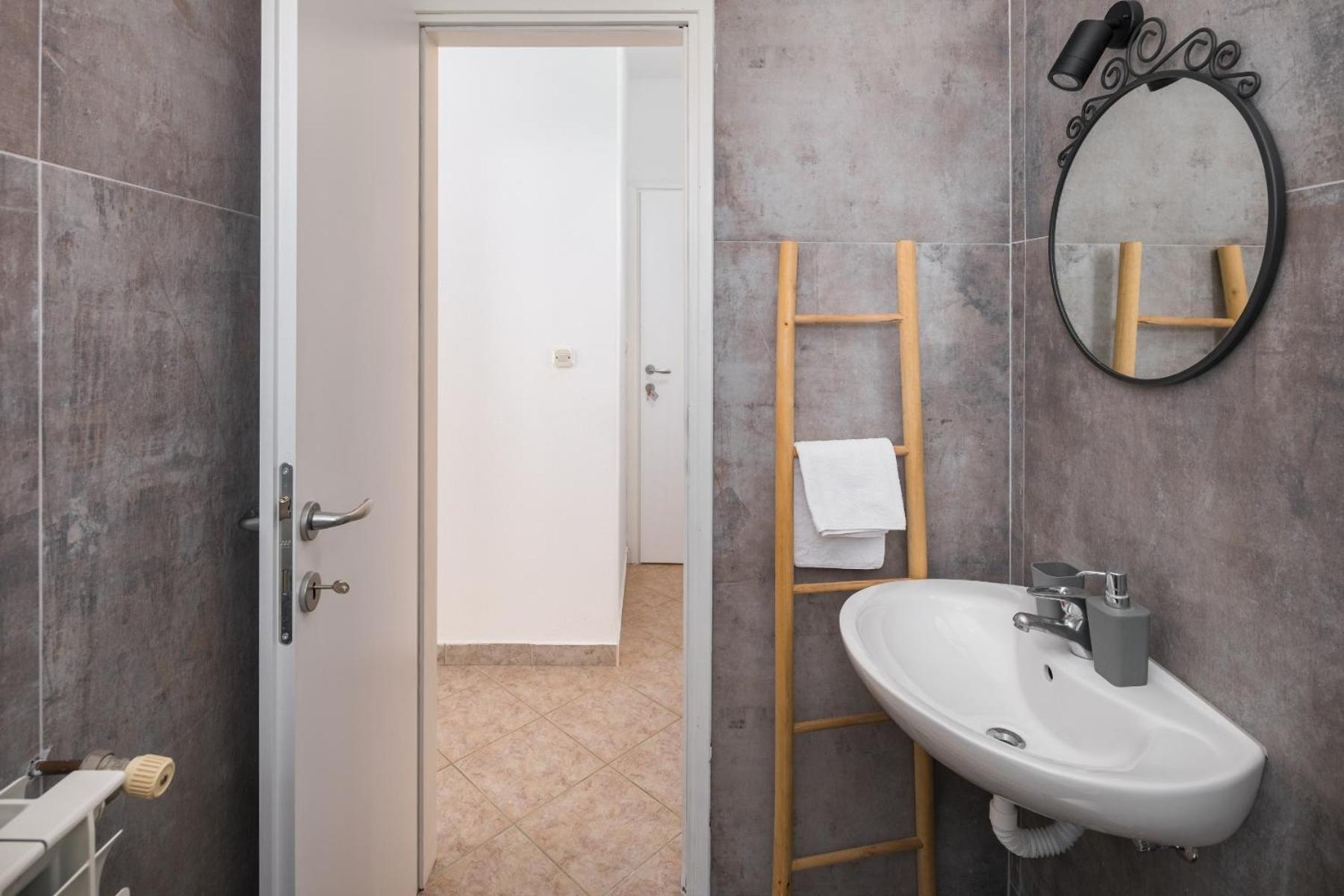 Martina Guest house-Rooms