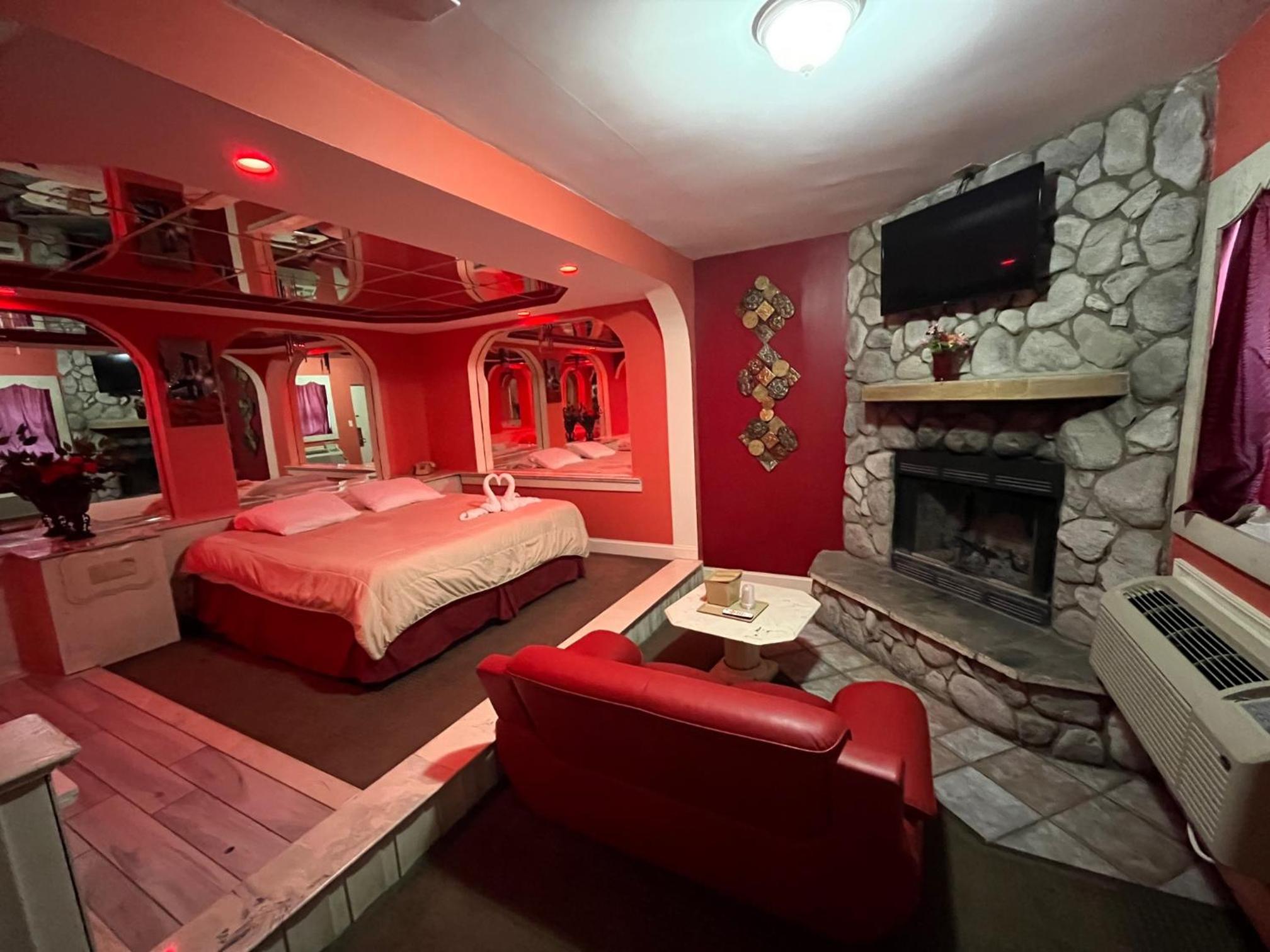 Gallery Holiday Motel