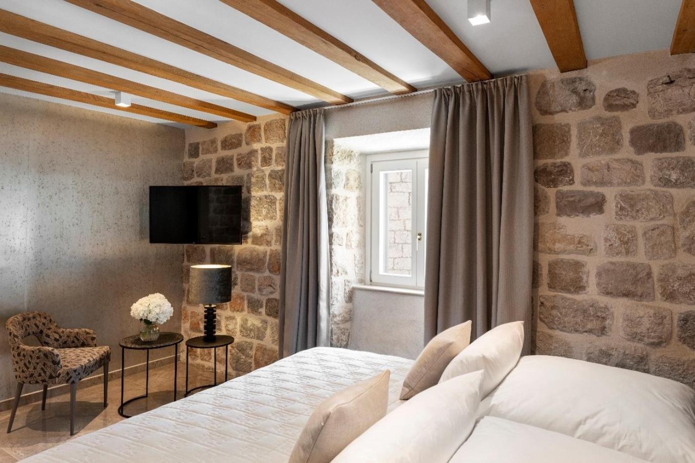 Sea Rocks Residence