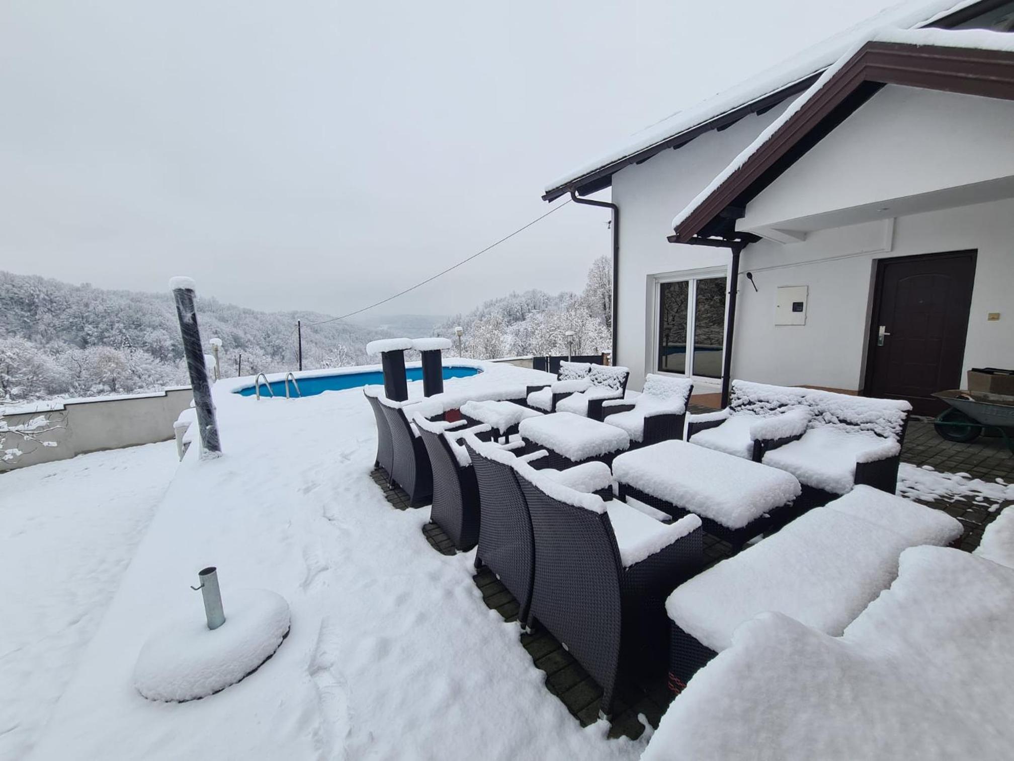 Lexor Holiday Home